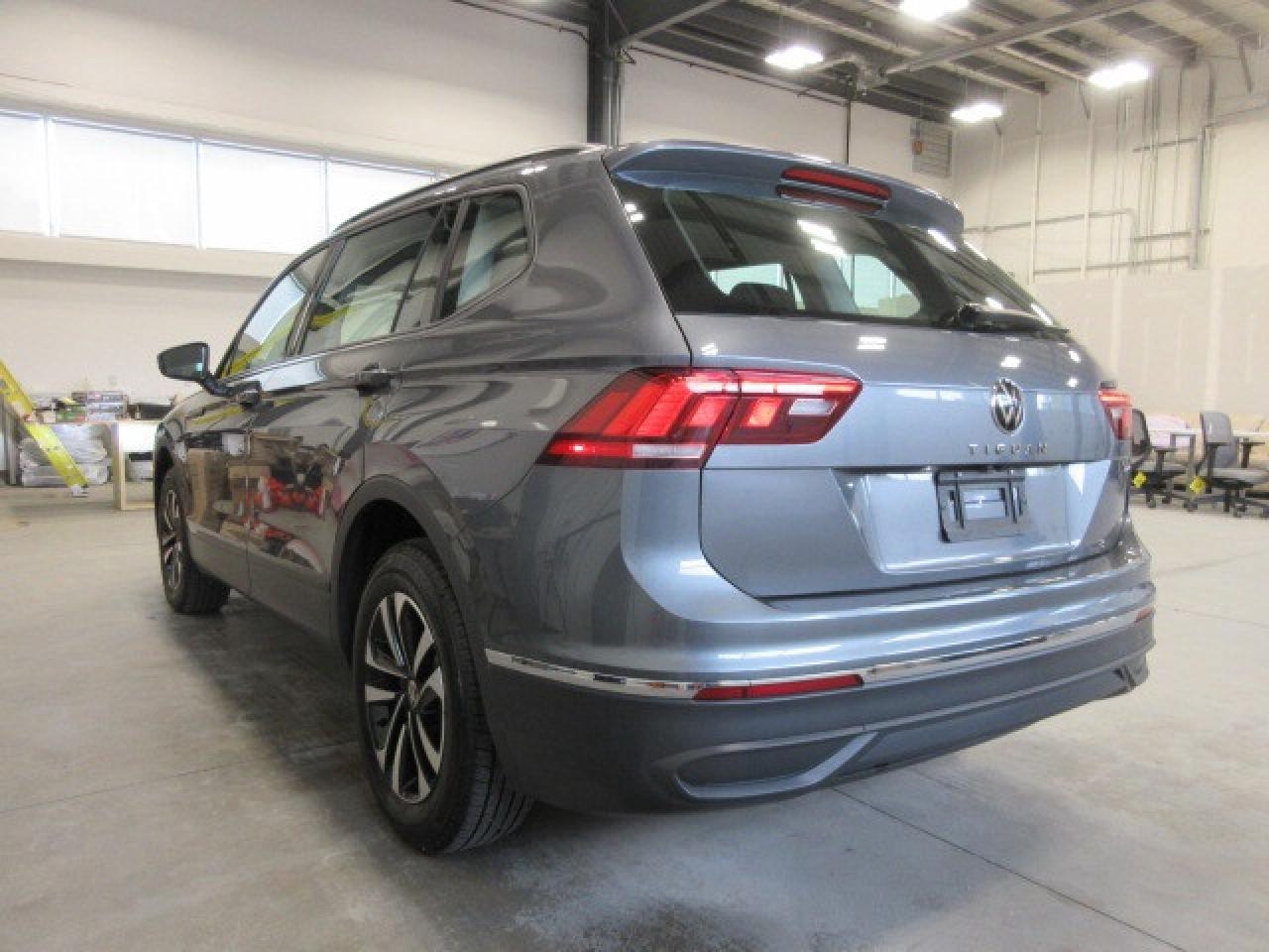 2024 Volkswagen Tiguan 4MOTION, HTD. SEATS, APPLE/ANDROID, JUST 7K! Photo4