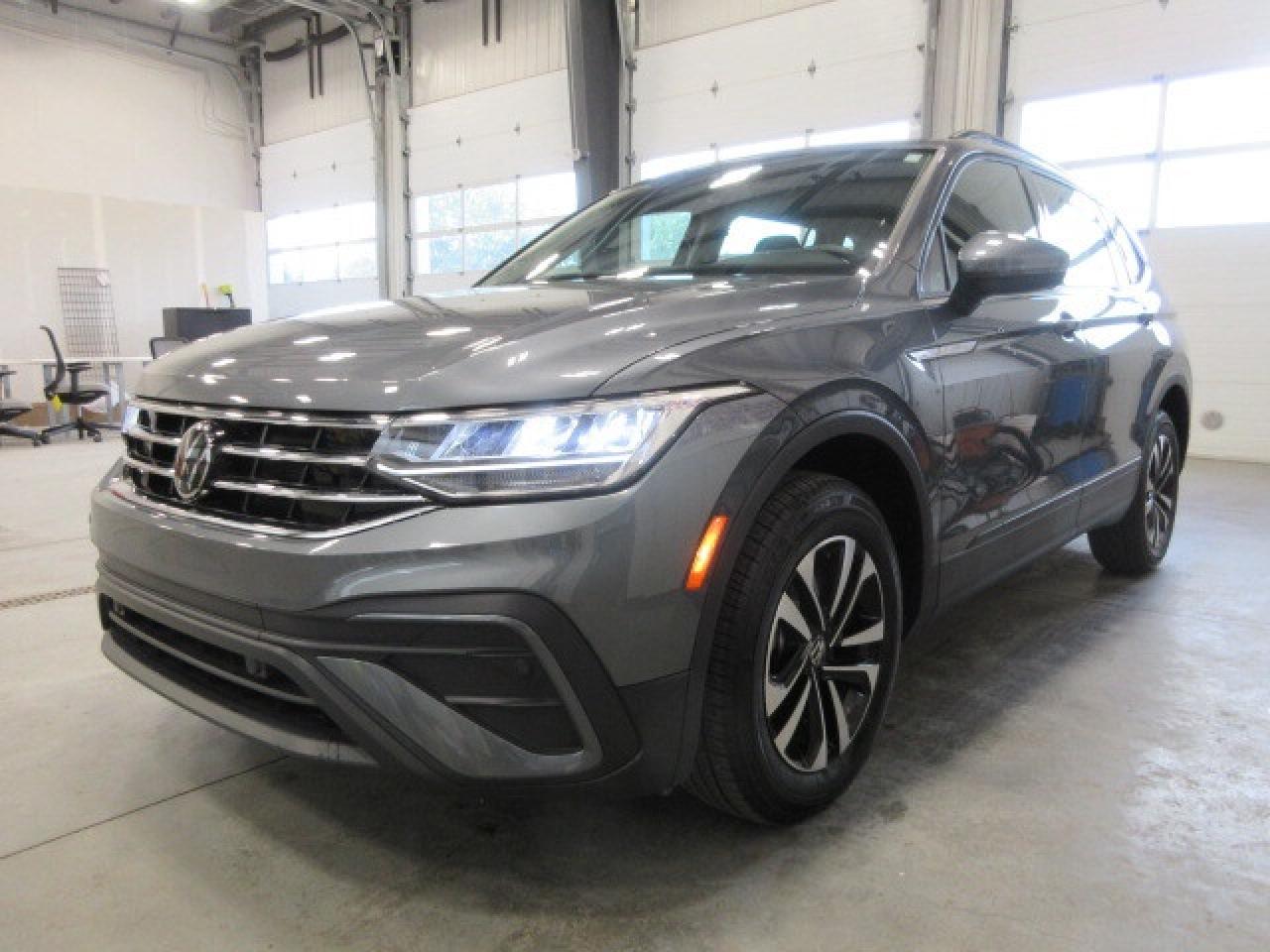 2024 Volkswagen Tiguan 4MOTION, HTD. SEATS, APPLE/ANDROID, JUST 7K! Photo