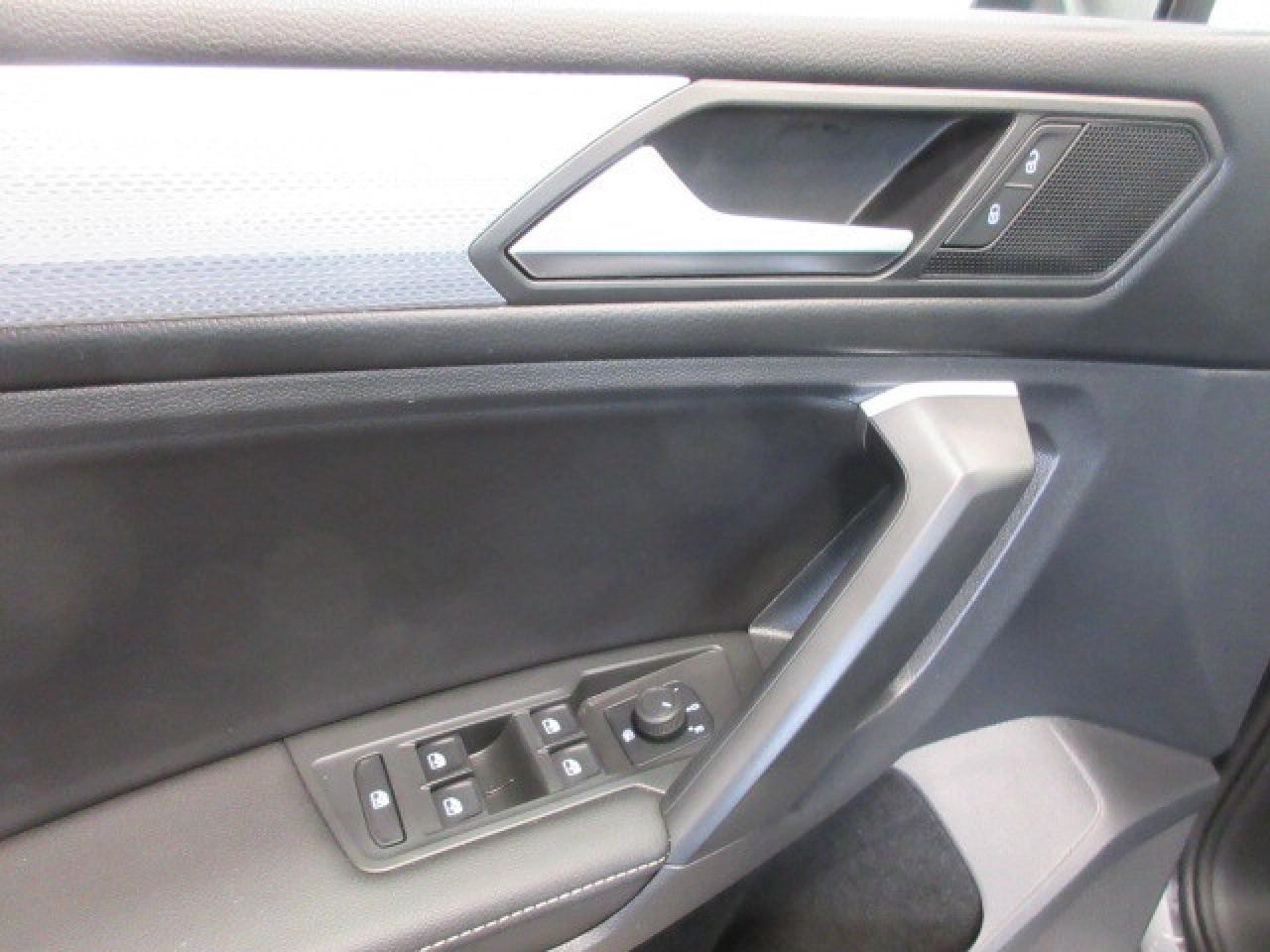 2024 Volkswagen Tiguan 4MOTION, HTD. SEATS, APPLE/ANDROID, JUST 7K! Photo