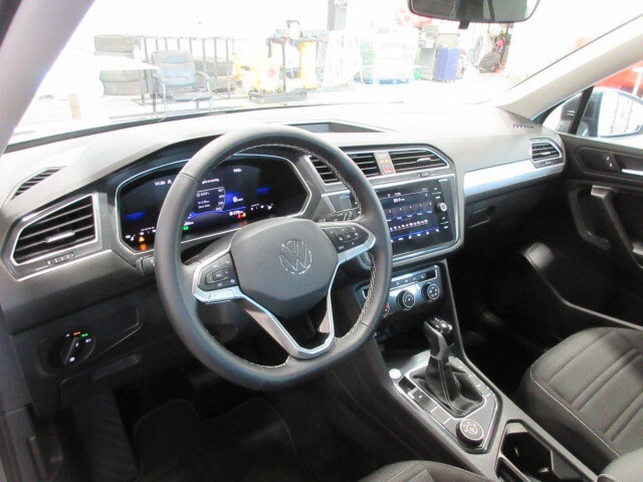 2024 Volkswagen Tiguan 4MOTION, HTD. SEATS, APPLE/ANDROID, JUST 7K! Photo