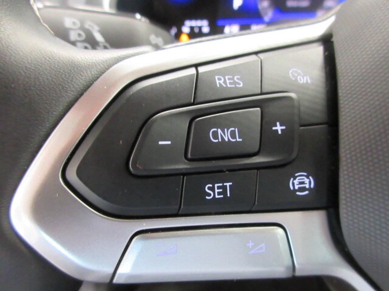 2024 Volkswagen Tiguan 4MOTION, HTD. SEATS, APPLE/ANDROID, JUST 7K! Photo