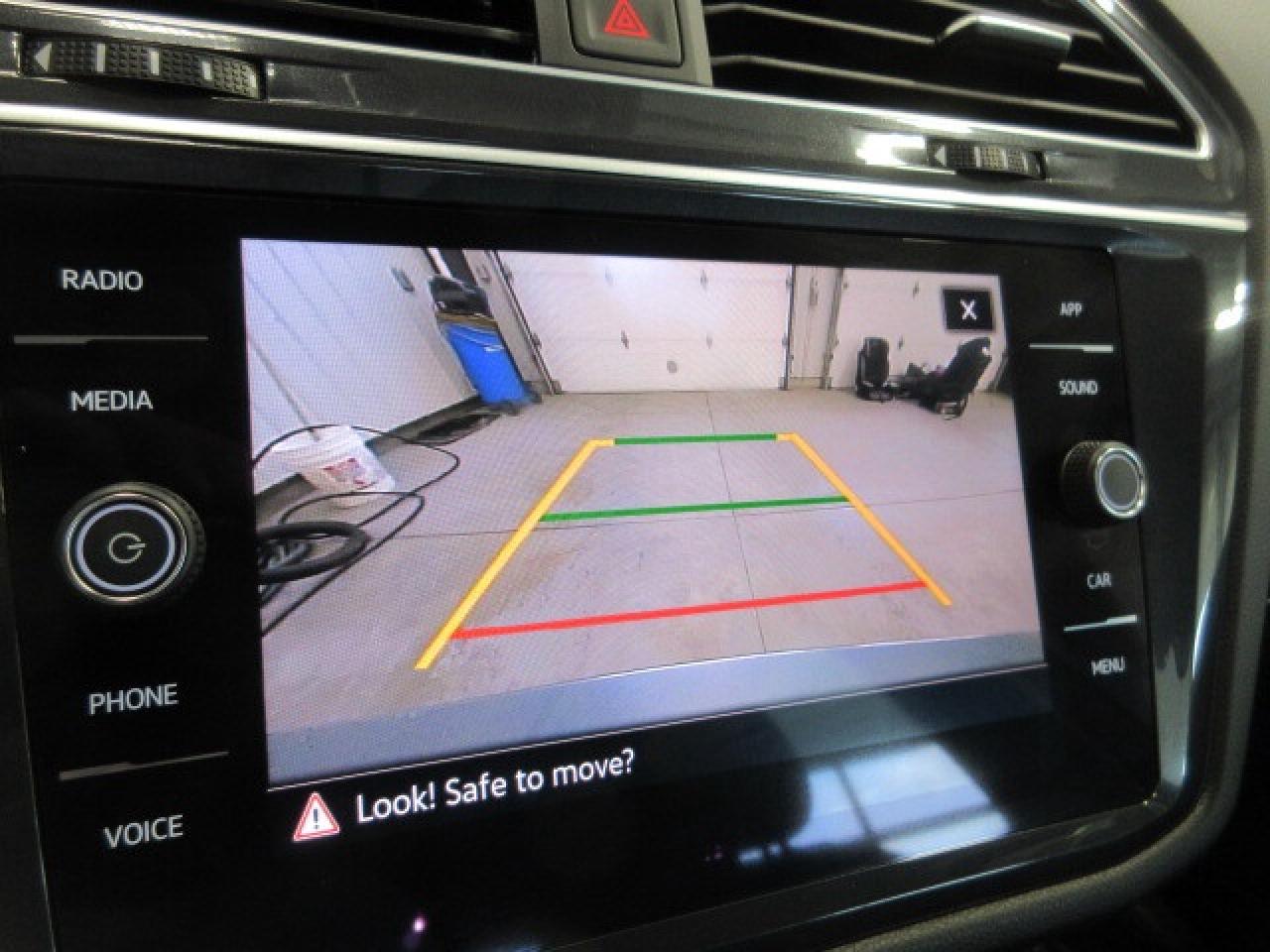 2024 Volkswagen Tiguan 4MOTION, HTD. SEATS, APPLE/ANDROID, JUST 7K! Photo