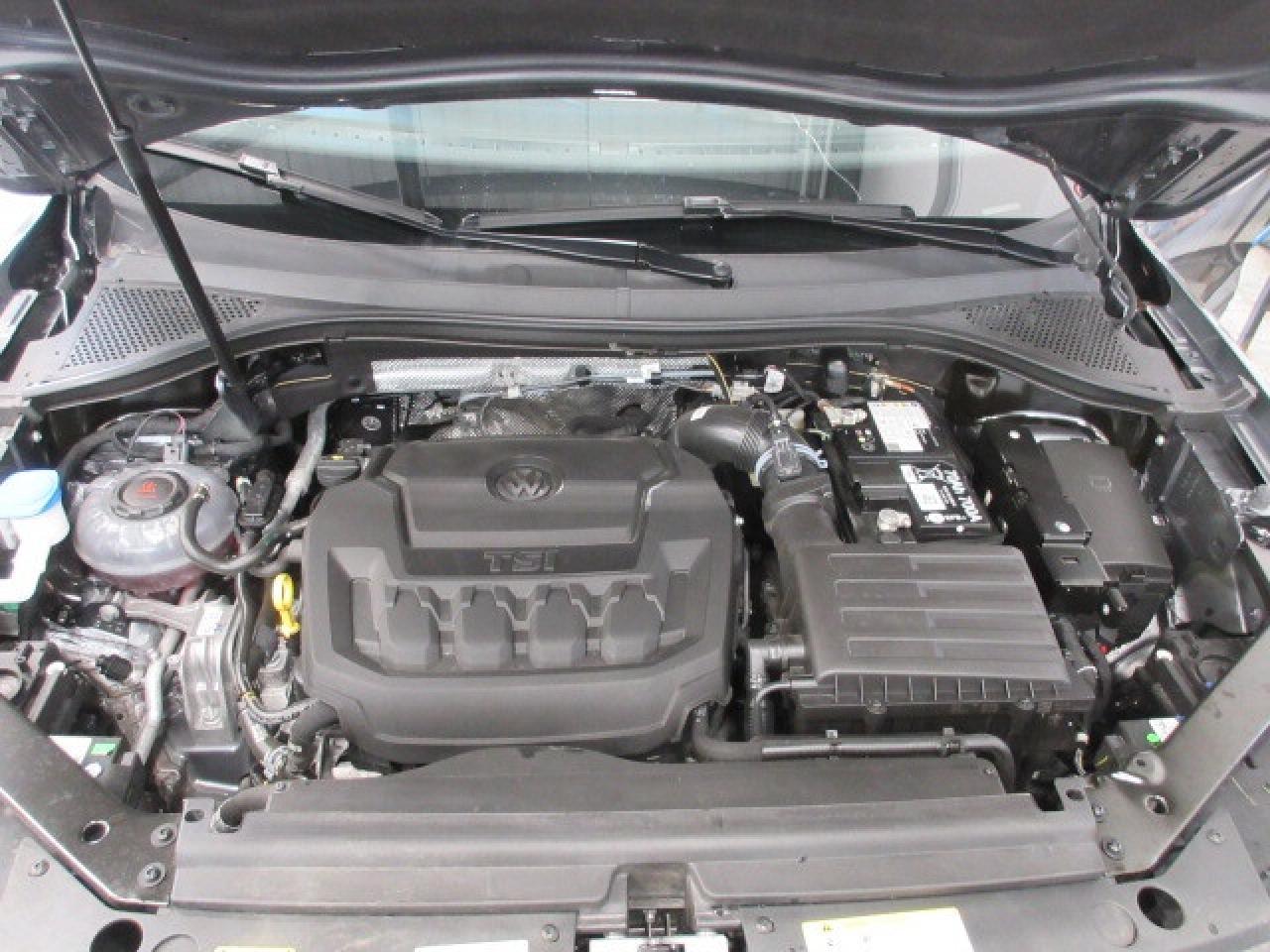 2024 Volkswagen Tiguan 4MOTION, HTD. SEATS, APPLE/ANDROID, JUST 7K! Photo