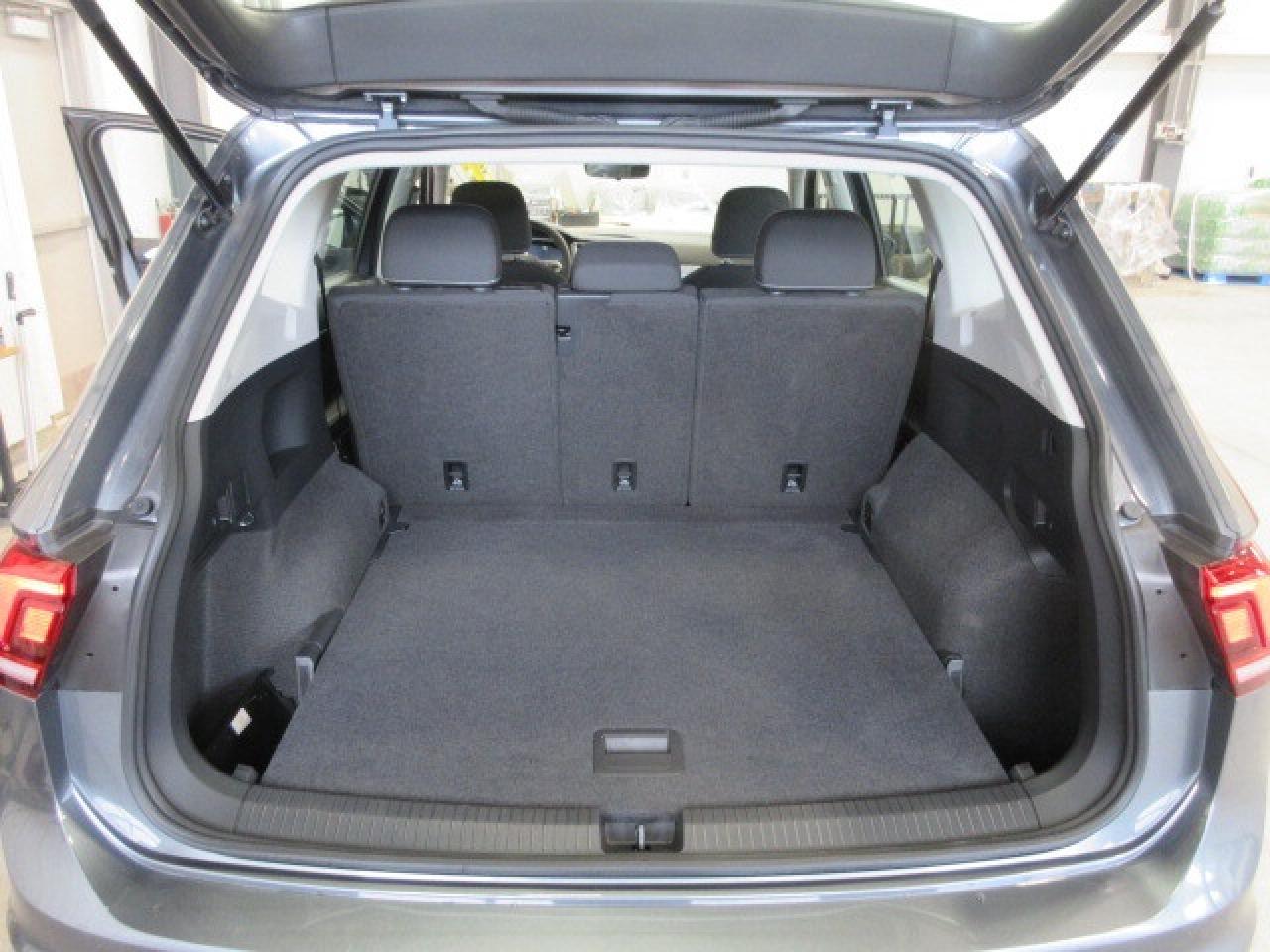 2024 Volkswagen Tiguan 4MOTION, HTD. SEATS, APPLE/ANDROID, JUST 7K! Photo