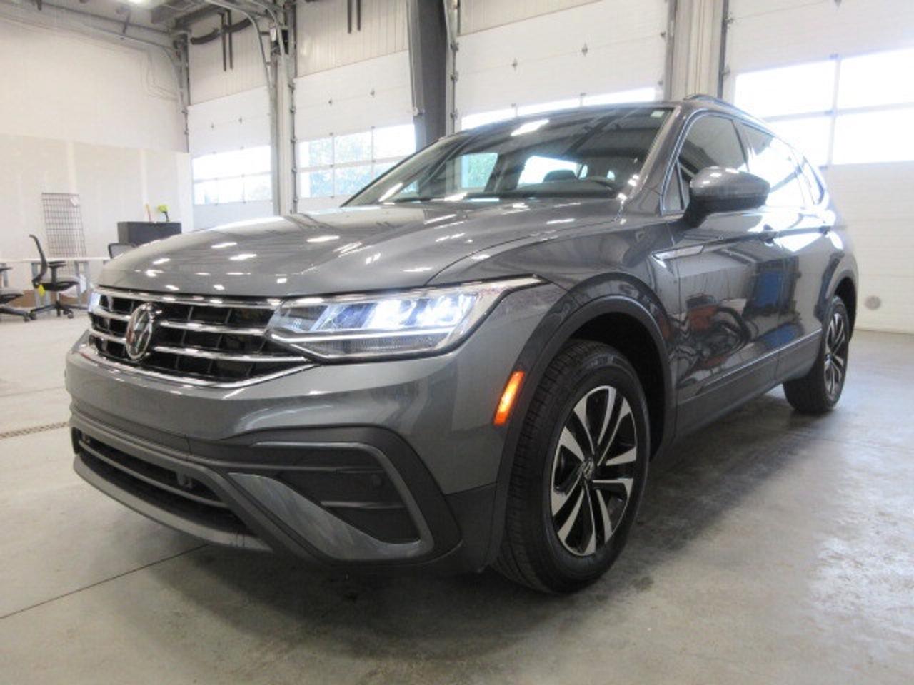 2024 Volkswagen Tiguan 4MOTION, HTD. SEATS, APPLE/ANDROID, JUST 7K! Photo3