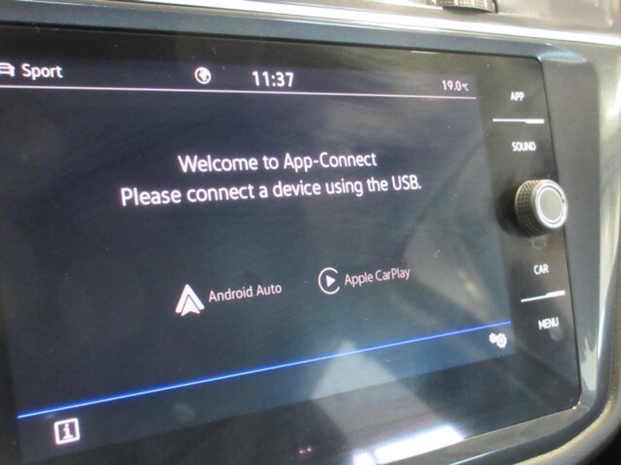 2024 Volkswagen Tiguan 4MOTION, HTD. SEATS, APPLE/ANDROID, JUST 7K! Photo