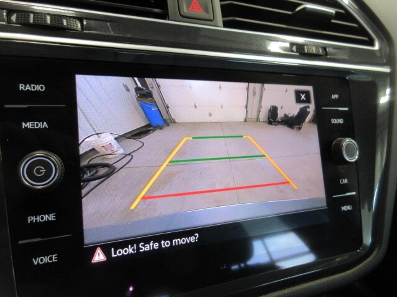 2024 Volkswagen Tiguan 4MOTION, HTD. SEATS, APPLE/ANDROID, JUST 7K! Photo