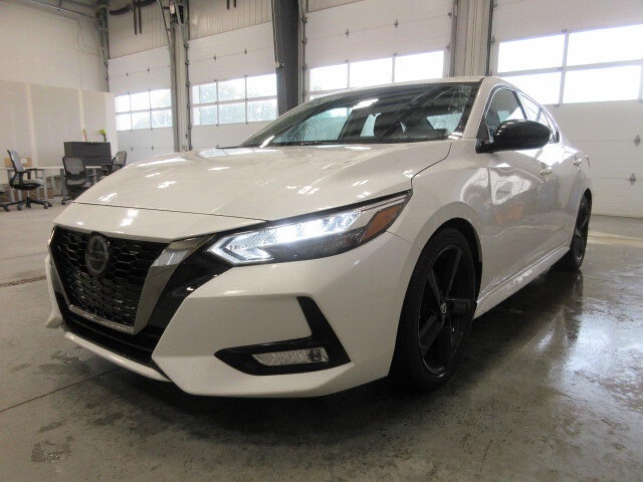 2021 Nissan Sentra SR MANUAL, ROOF, HTD. SEATS, APPLE/ANDROID, 96K! Photo