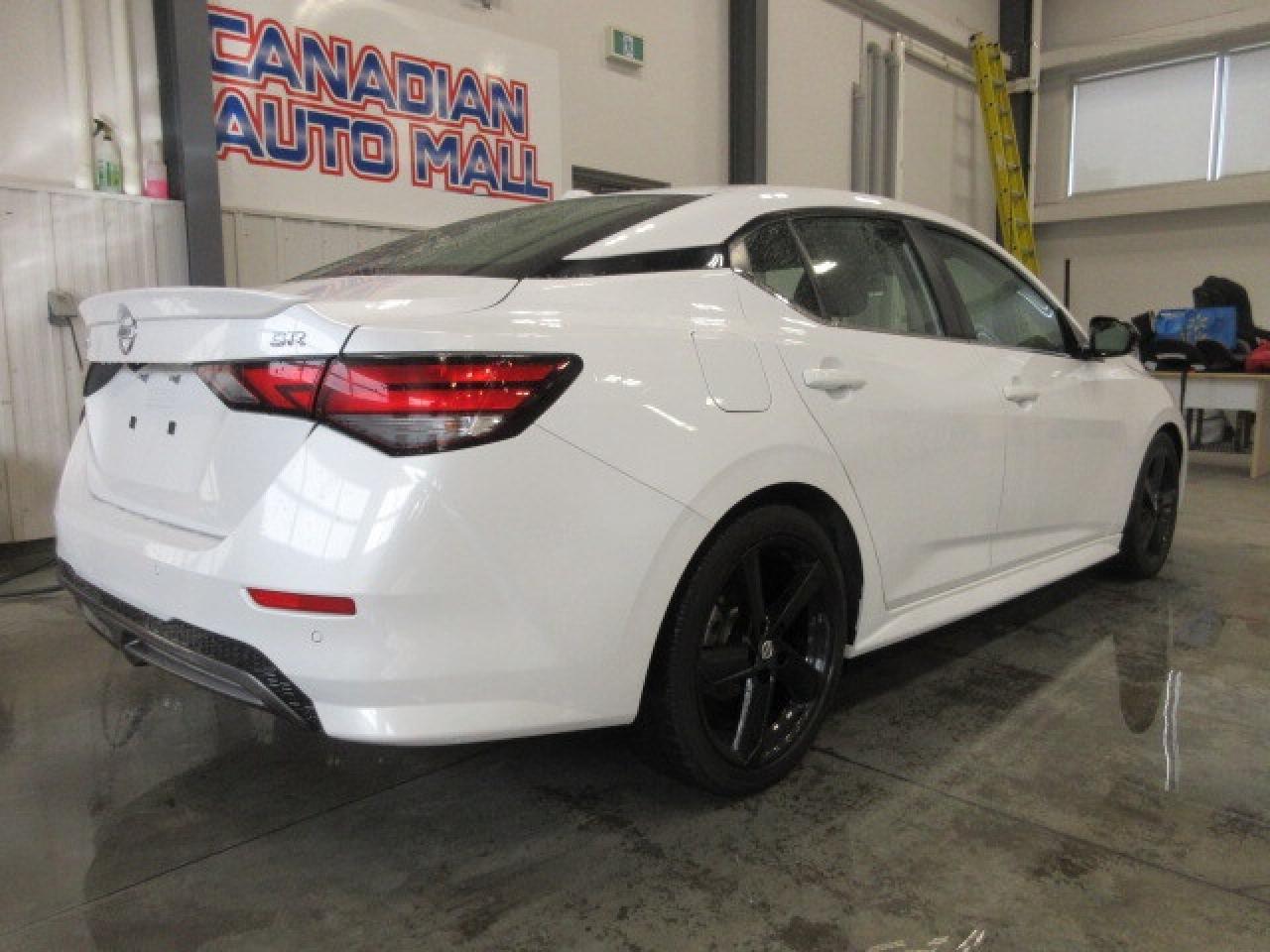 2021 Nissan Sentra SR MANUAL, ROOF, HTD. SEATS, APPLE/ANDROID, 96K! Photo