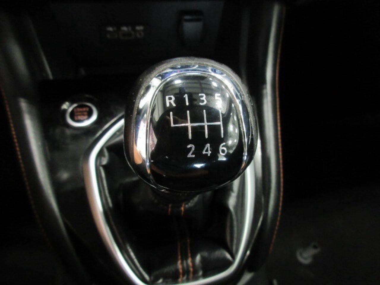 2021 Nissan Sentra SR MANUAL, ROOF, HTD. SEATS, APPLE/ANDROID, 96K! Photo