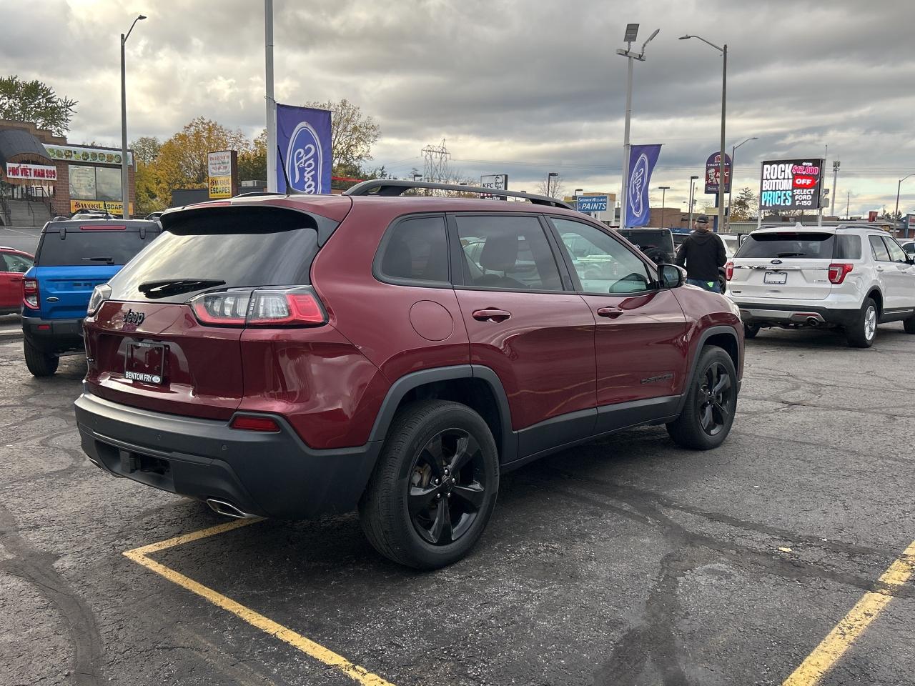 2019 Jeep Cherokee 3.2L V6 HEATED SEATS ONE OWNER Photo4