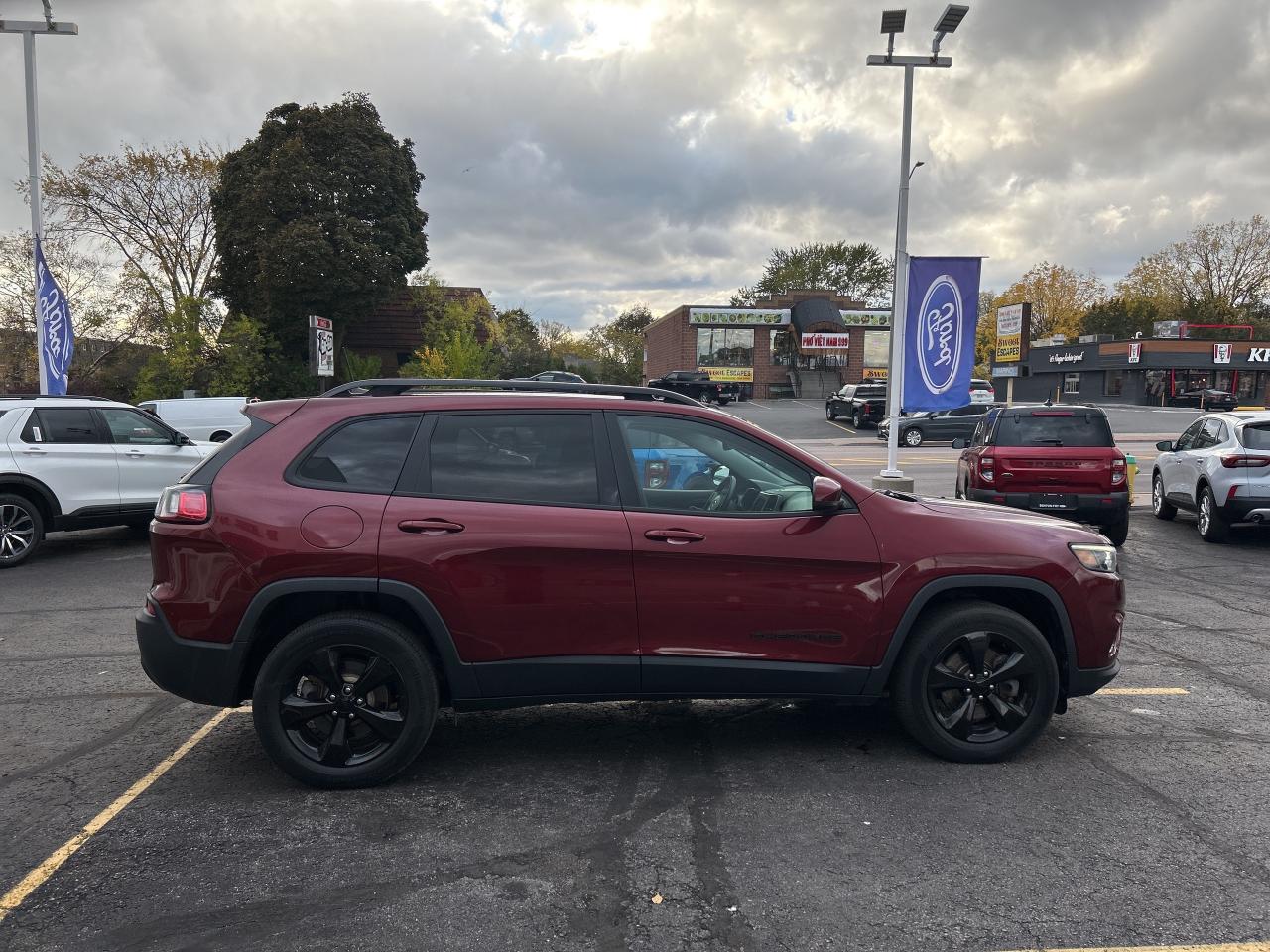 2019 Jeep Cherokee 3.2L V6 HEATED SEATS ONE OWNER Photo