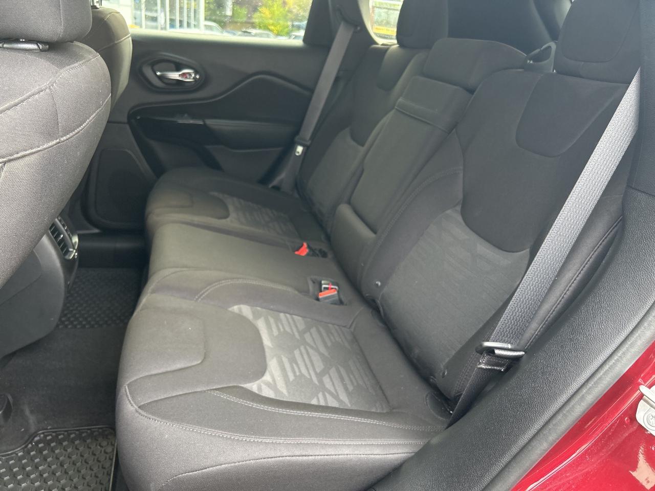 2019 Jeep Cherokee 3.2L V6 HEATED SEATS ONE OWNER Photo