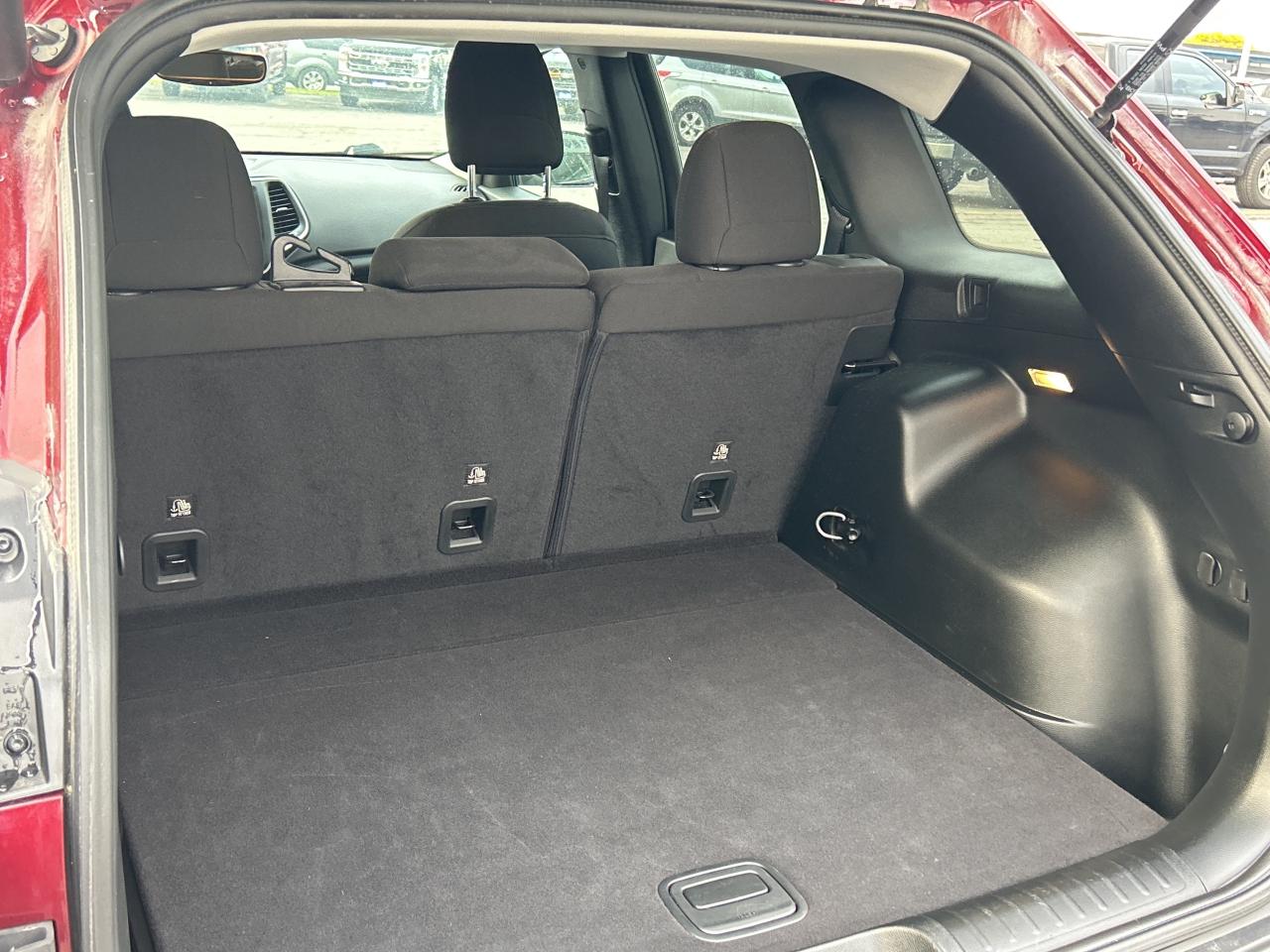 2019 Jeep Cherokee 3.2L V6 HEATED SEATS ONE OWNER Photo