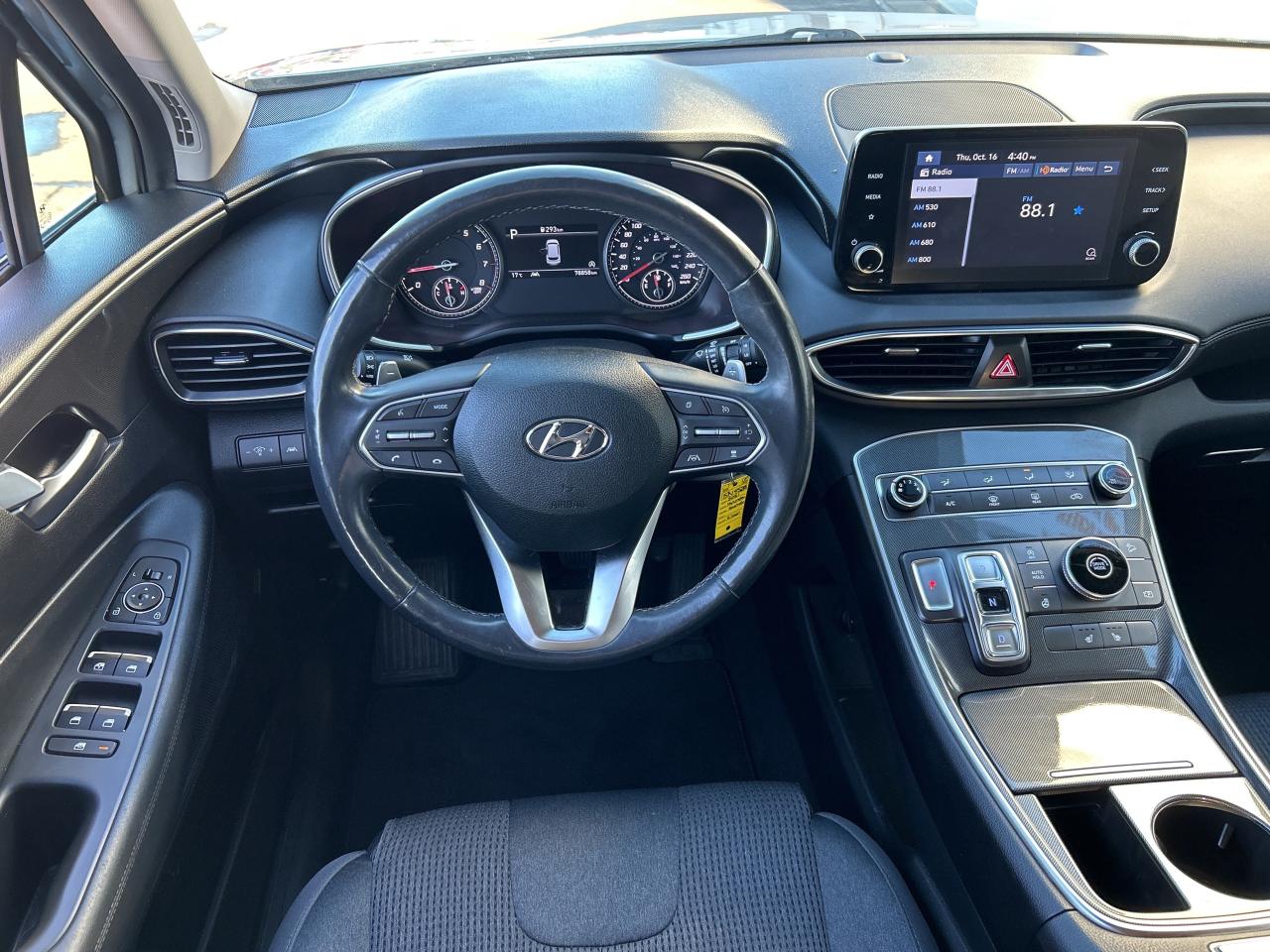 2021 Hyundai Santa Fe ESSENTIAL 2.5L FWD HTD SEATS AND WHEEL LOW KMS Photo