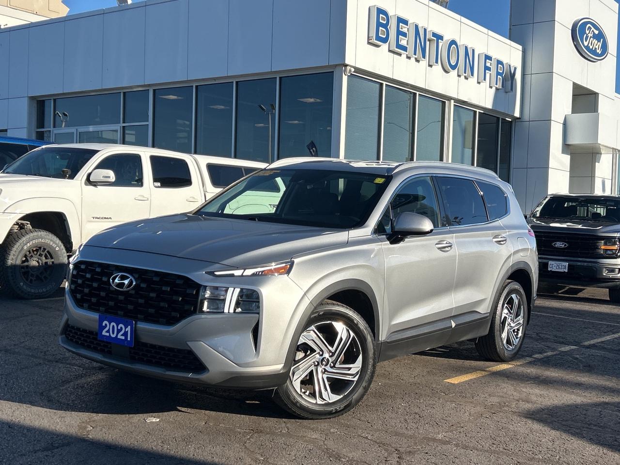 2021 Hyundai Santa Fe ESSENTIAL 2.5L FWD HTD SEATS AND WHEEL LOW KMS Photo0