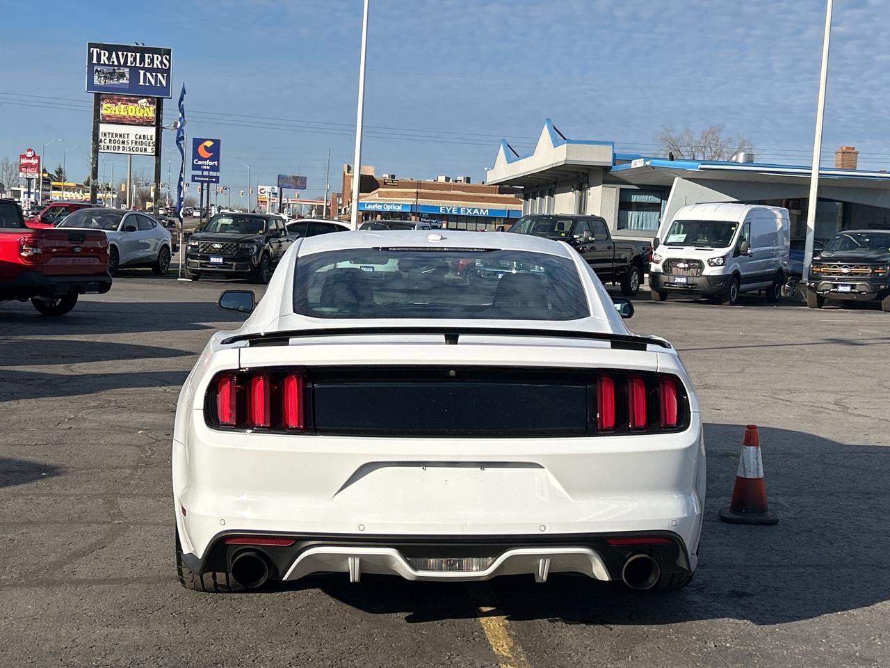 2017 Ford Mustang GT PREMIUM 5.0L MANUAL CALIFORNIA SPECIAL PKG Photo