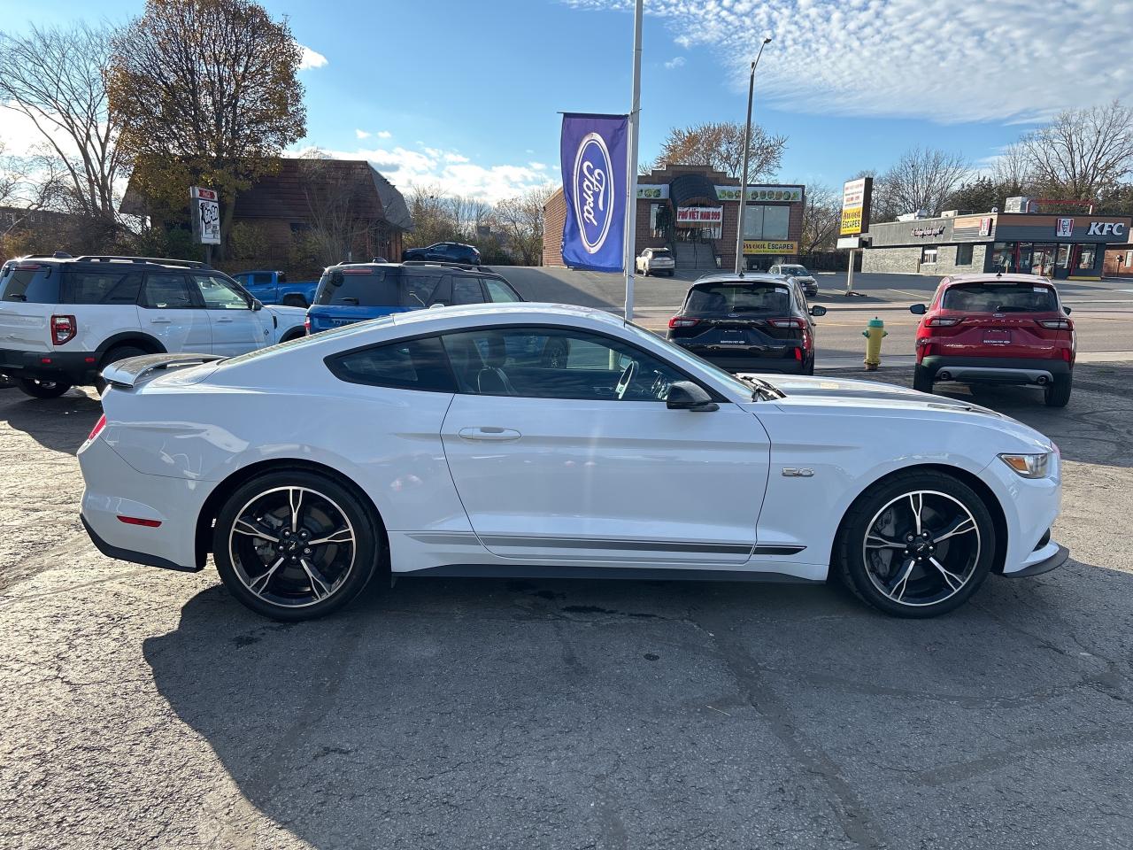 2017 Ford Mustang GT PREMIUM 5.0L MANUAL CALIFORNIA SPECIAL PKG Photo