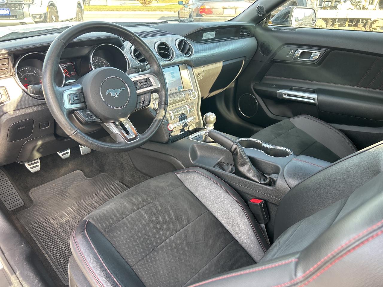 2017 Ford Mustang GT PREMIUM 5.0L MANUAL CALIFORNIA SPECIAL PKG Photo