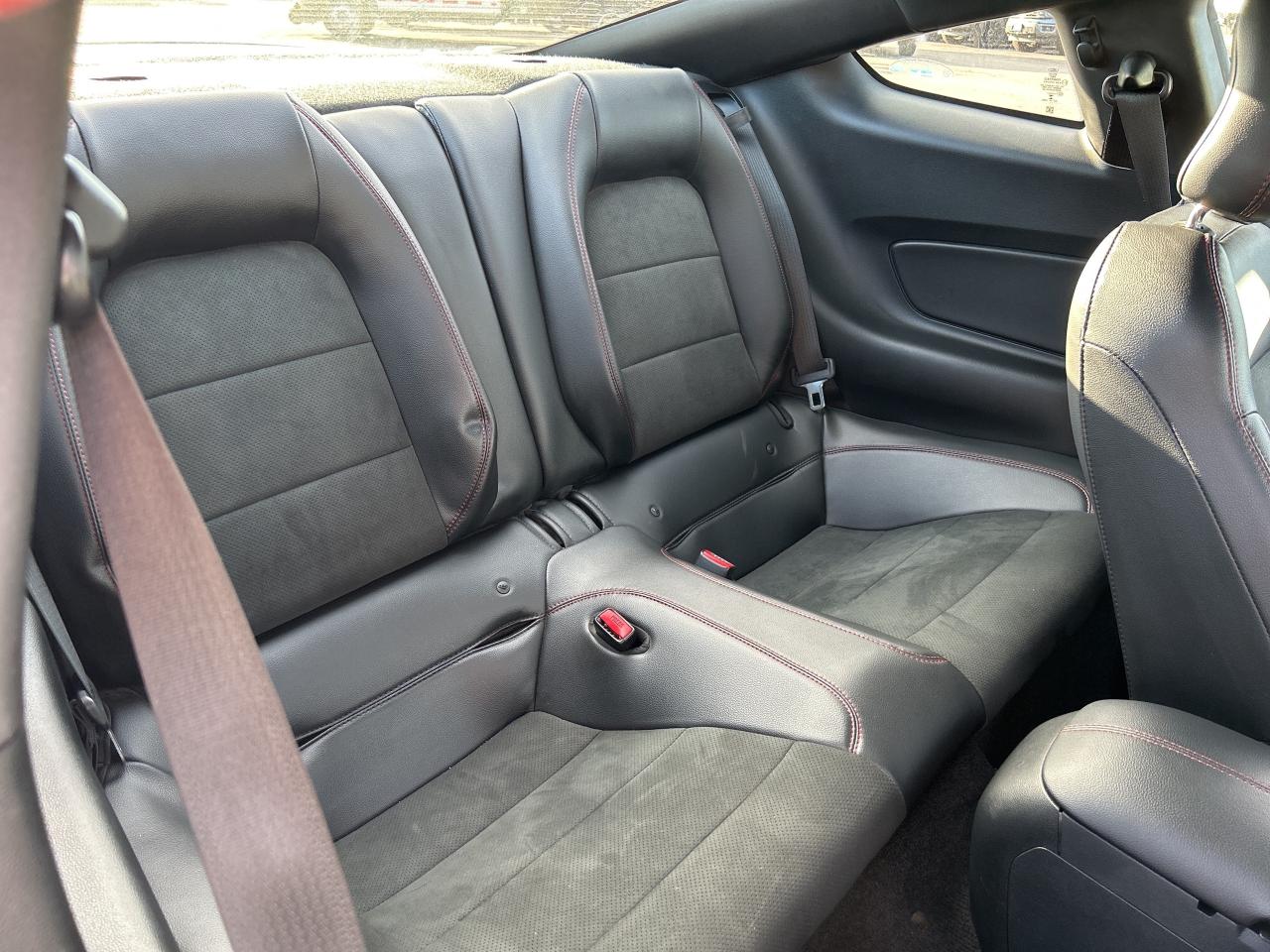 2017 Ford Mustang GT PREMIUM 5.0L MANUAL CALIFORNIA SPECIAL PKG Photo