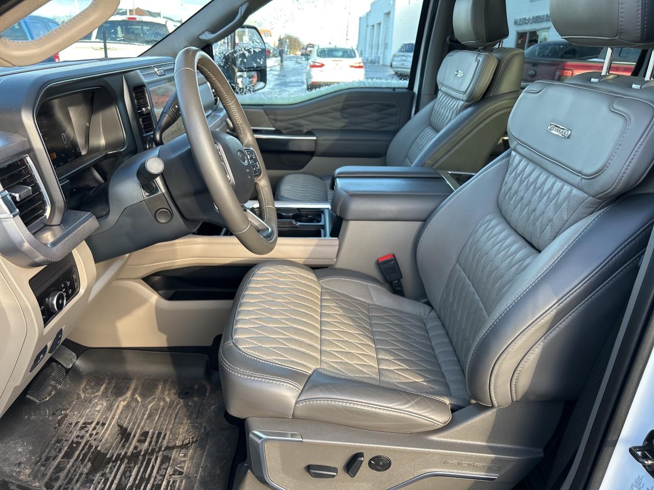 2025 Ford F-250 PLATINUM 6.7L HI-OUTPUT DIESEL FX4 PLAT PLUS PKG Photo