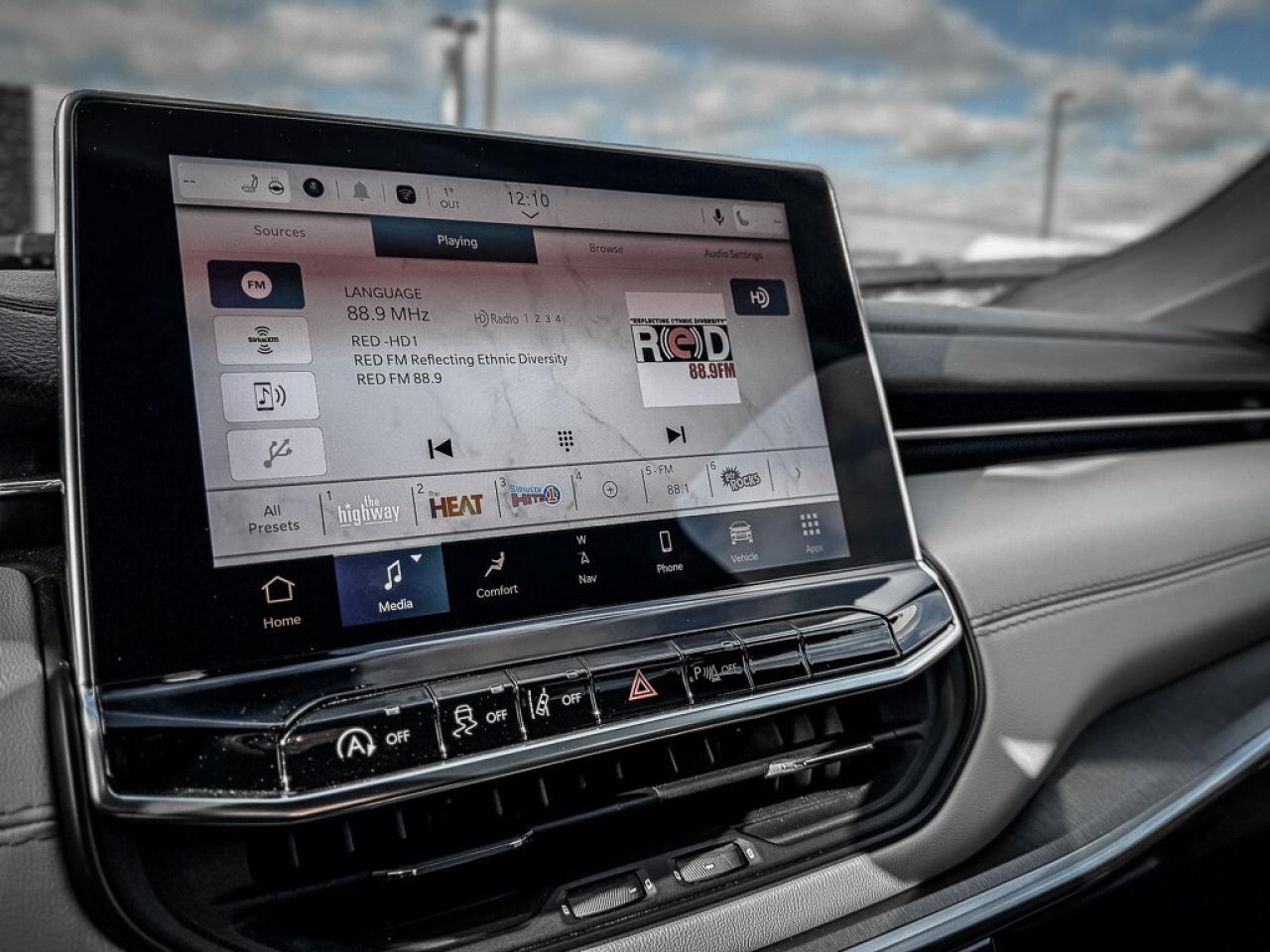 2024 Jeep Compass Limited   HEATED/VENTED LEATHER   ELITE EXTERIOR G Photo