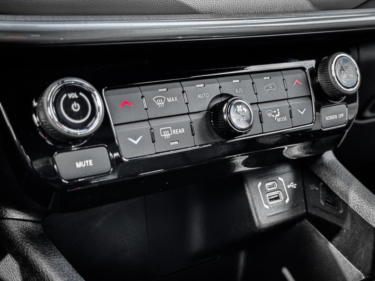 2024 Jeep Compass Limited   HEATED/VENTED LEATHER   ELITE EXTERIOR G Photo