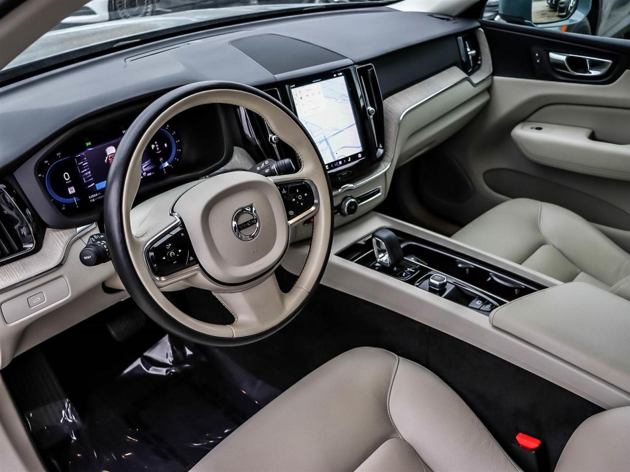 2023 Volvo XC60 Plus Bright Theme Photo