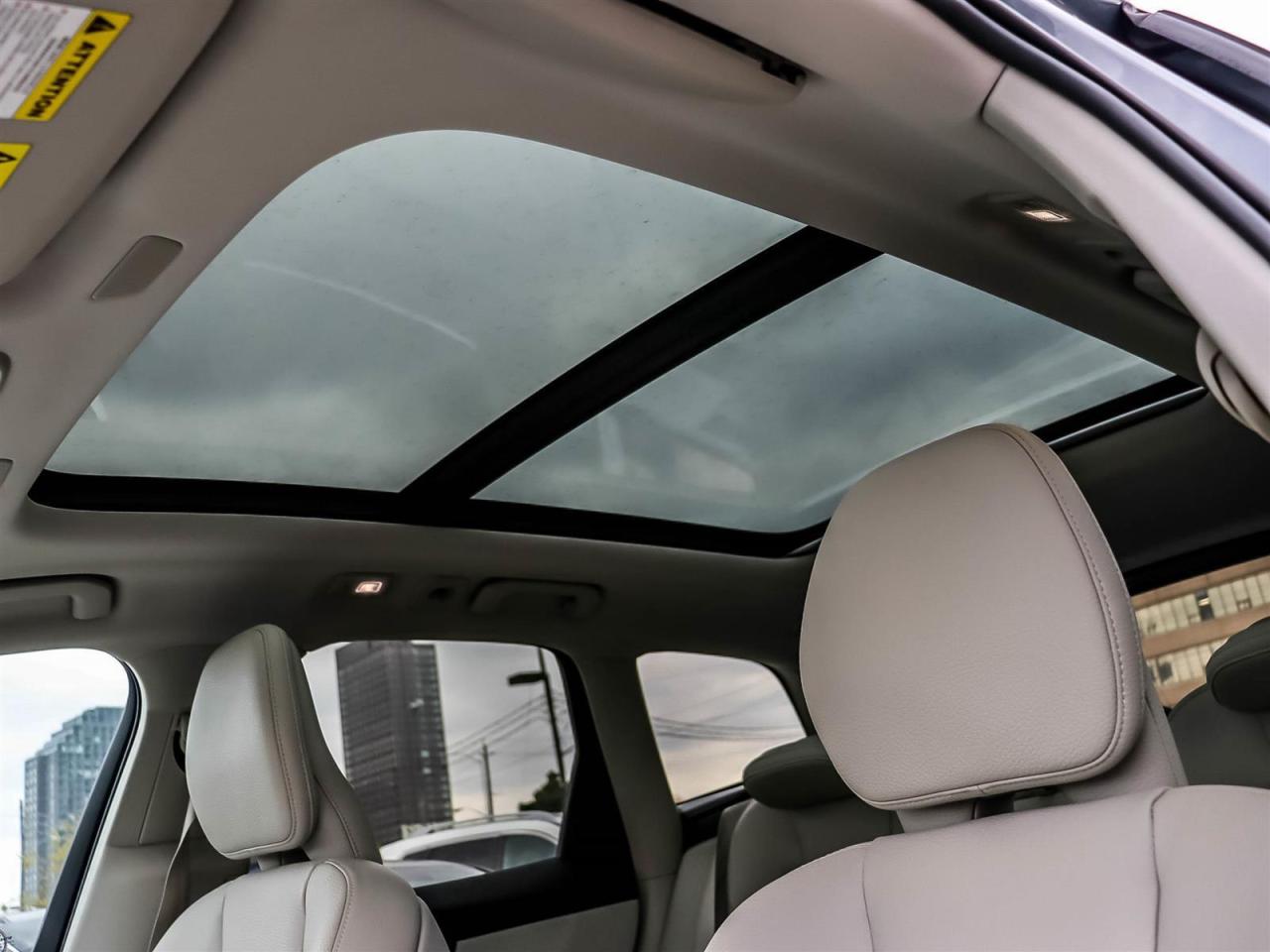 2023 Volvo XC60 Plus Bright Theme Photo