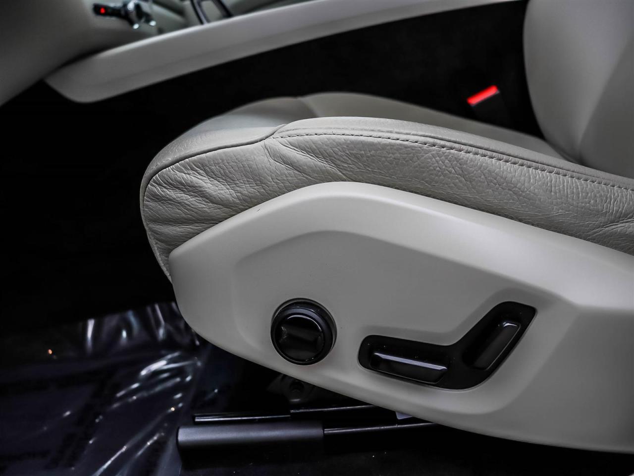 2023 Volvo XC60 Plus Bright Theme Photo