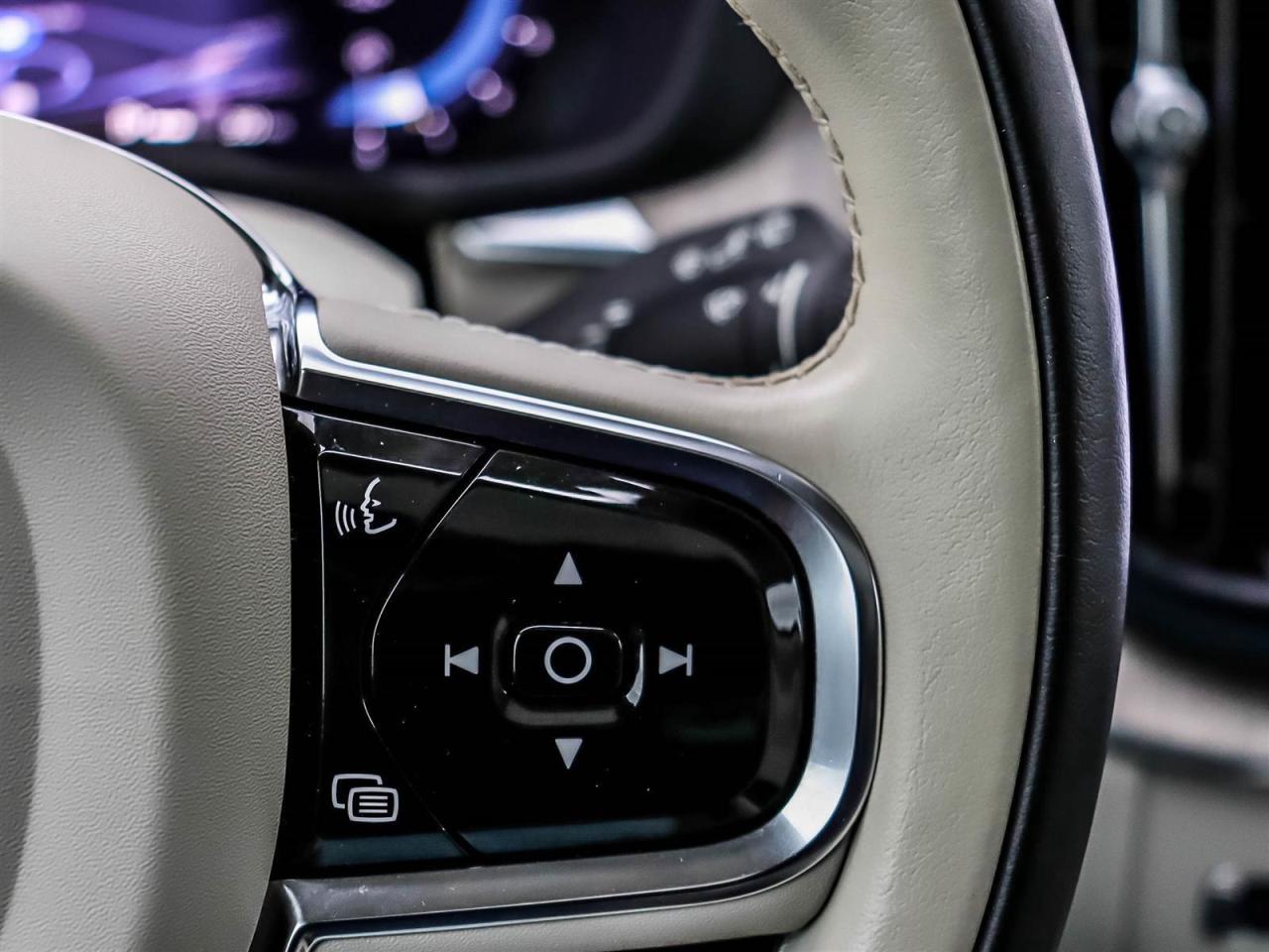 2023 Volvo XC60 Plus Bright Theme Photo