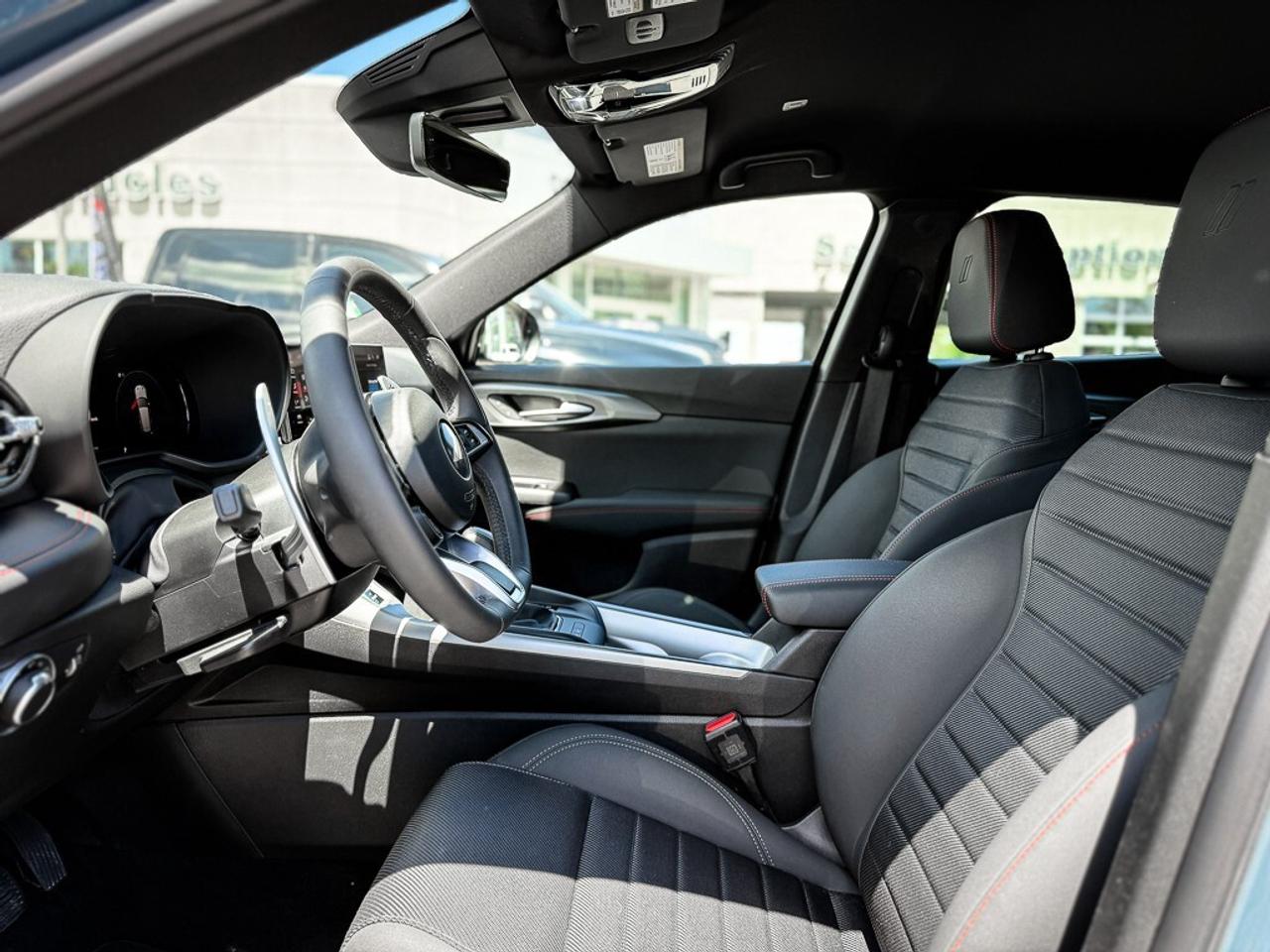 2024 Dodge Hornet PHEV R/T   R/T BLACKTOP PKG   HEATED SEATS   CARPLAY Photo