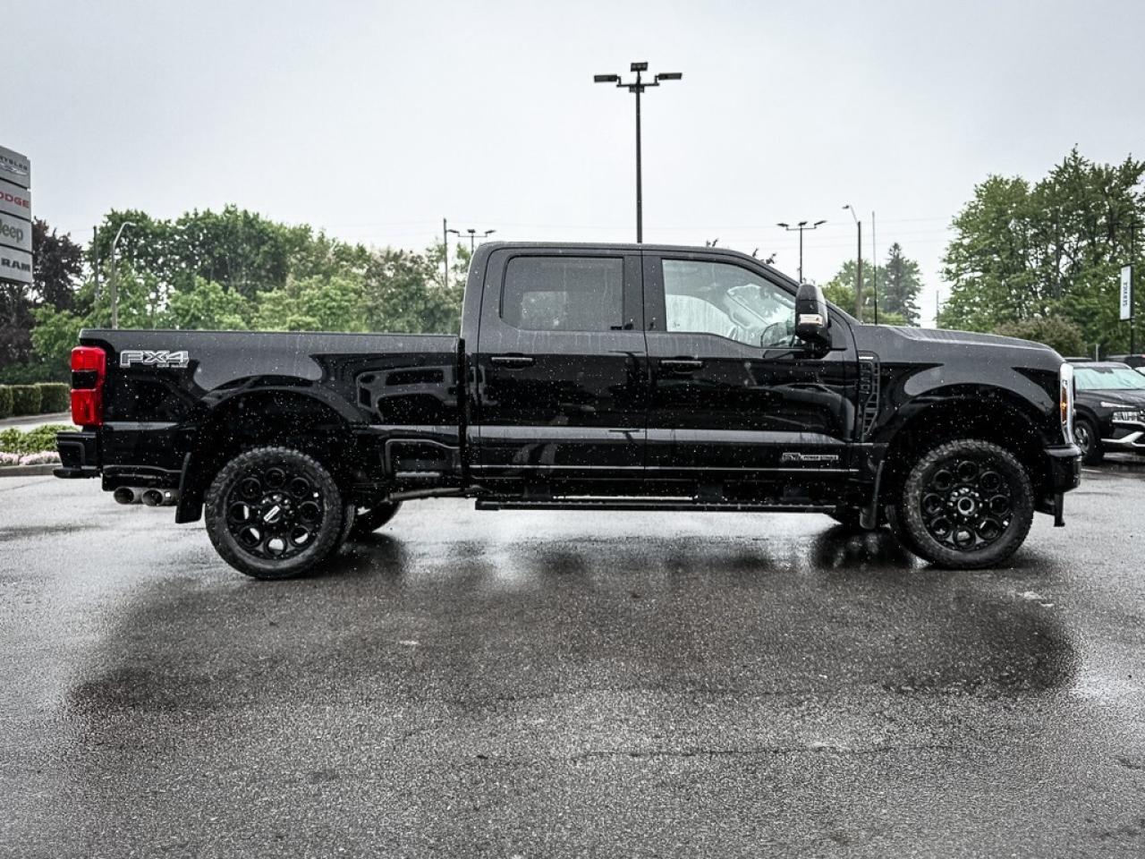 2024 Ford F-250 Lariat   ULTIMATE PKG   BLACK APPEARANCE PKG   PAN Photo