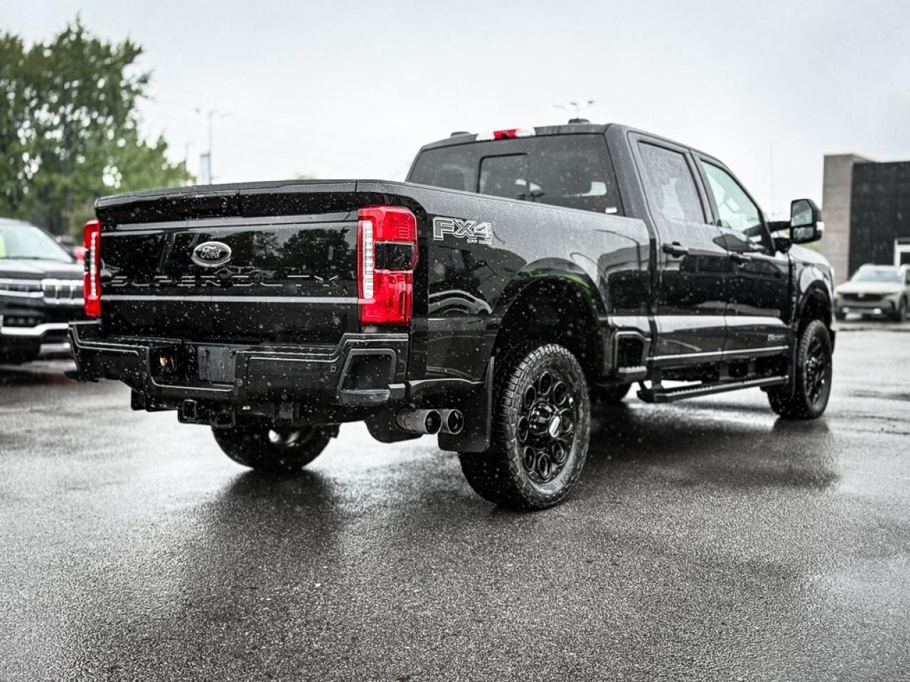 2024 Ford F-250 Lariat   ULTIMATE PKG   BLACK APPEARANCE PKG   PAN Photo