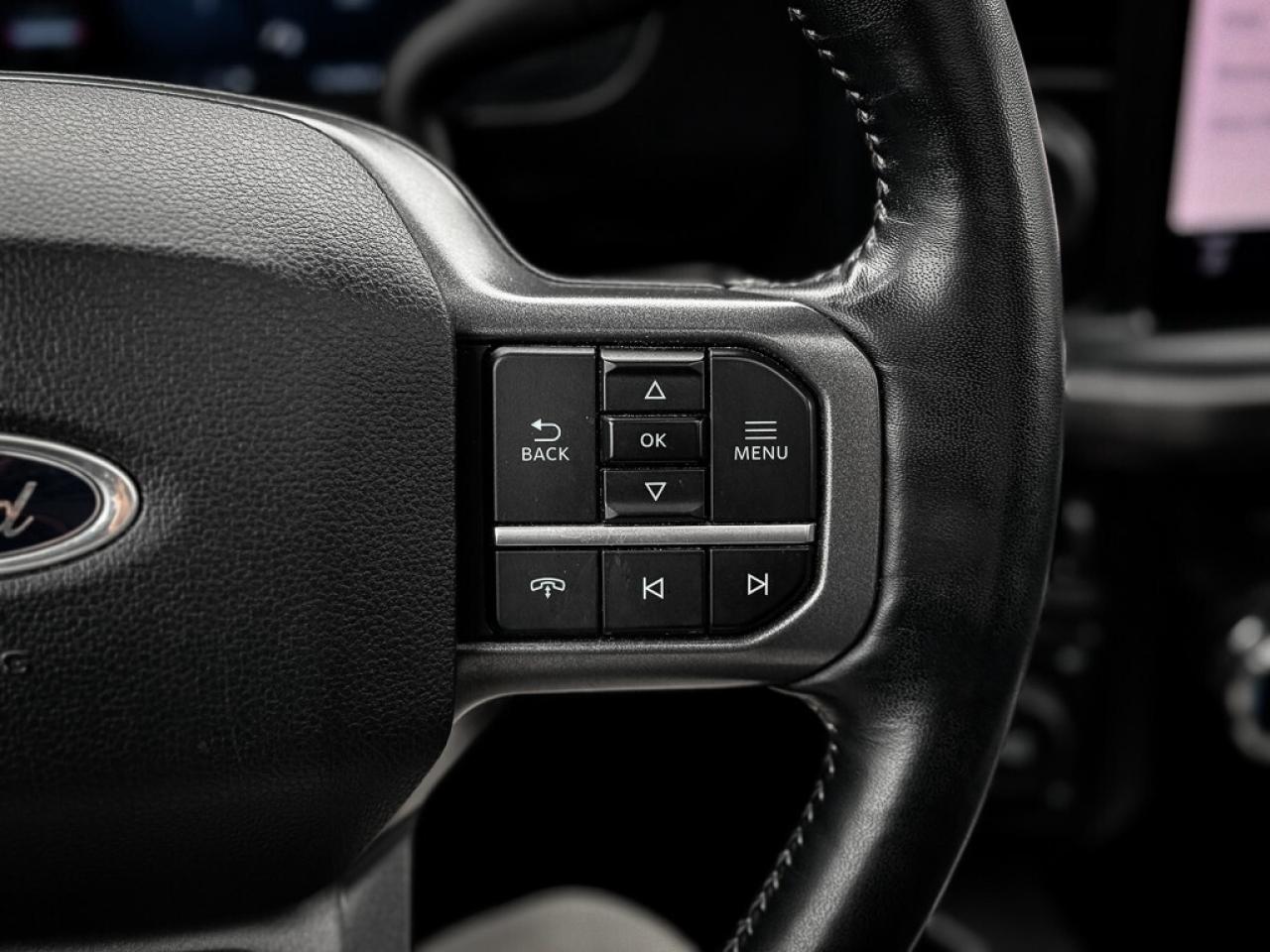 2024 Ford F-250 Lariat   ULTIMATE PKG   BLACK APPEARANCE PKG   PAN Photo