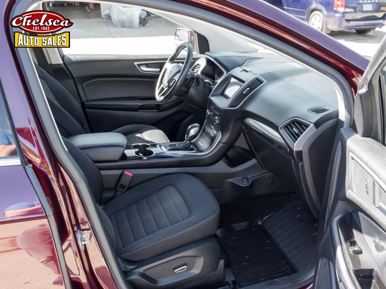 2018 Ford Edge SEL AWD Photo