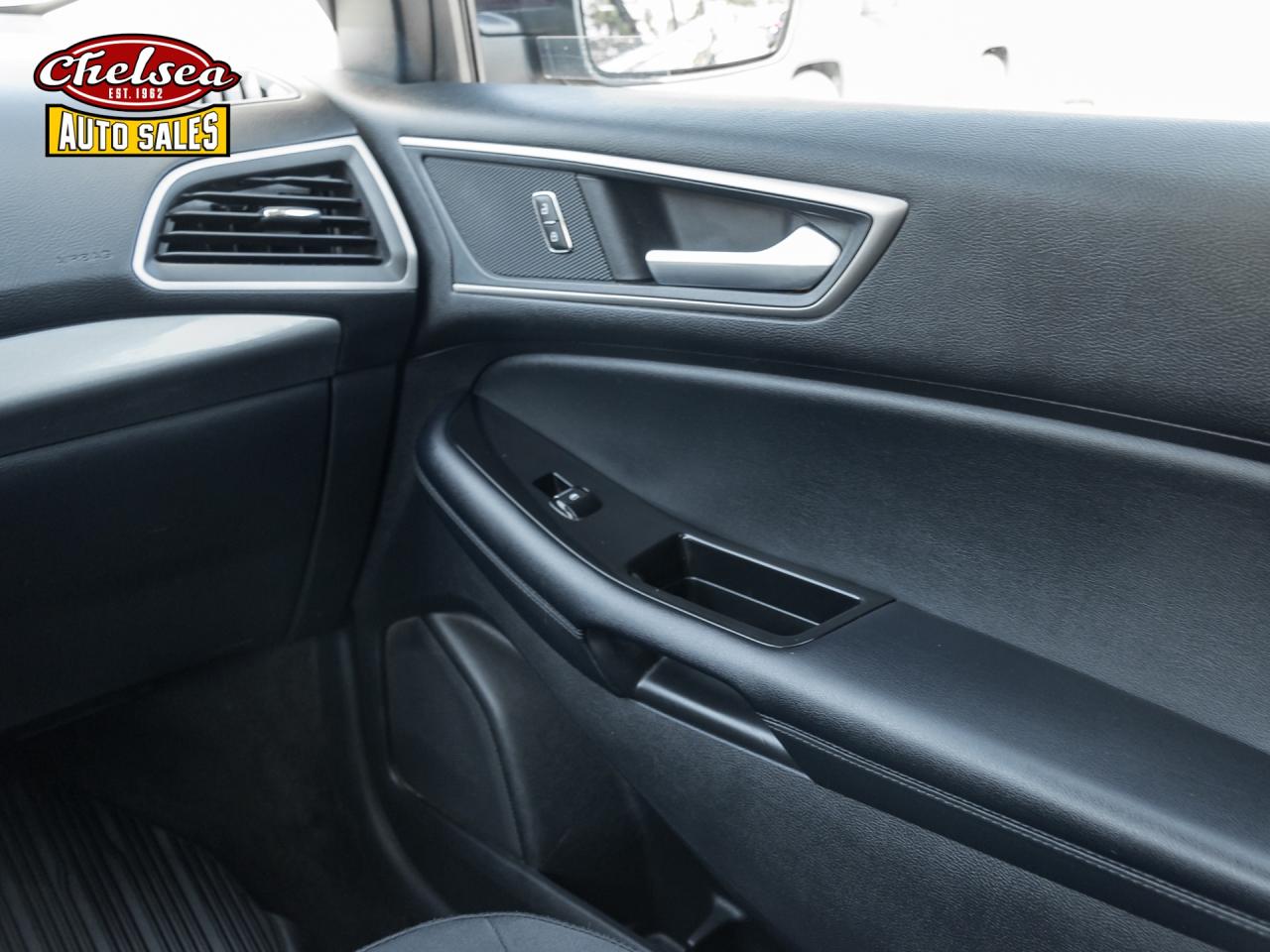 2018 Ford Edge SEL AWD Photo