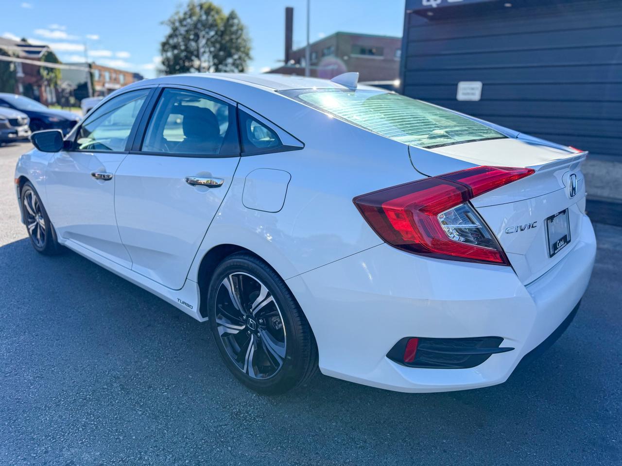 2016 Honda Civic Sedan Touring/LOW KM/NAVI/ACC/LDA/REMOTE/ROOF/CAMERA Photo