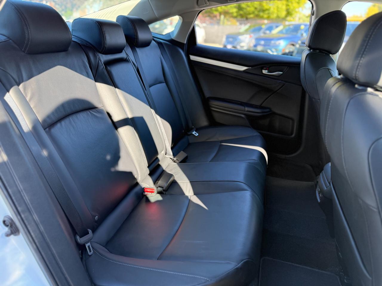 2016 Honda Civic Sedan Touring/LOW KM/NAVI/ACC/LDA/REMOTE/ROOF/CAMERA Photo