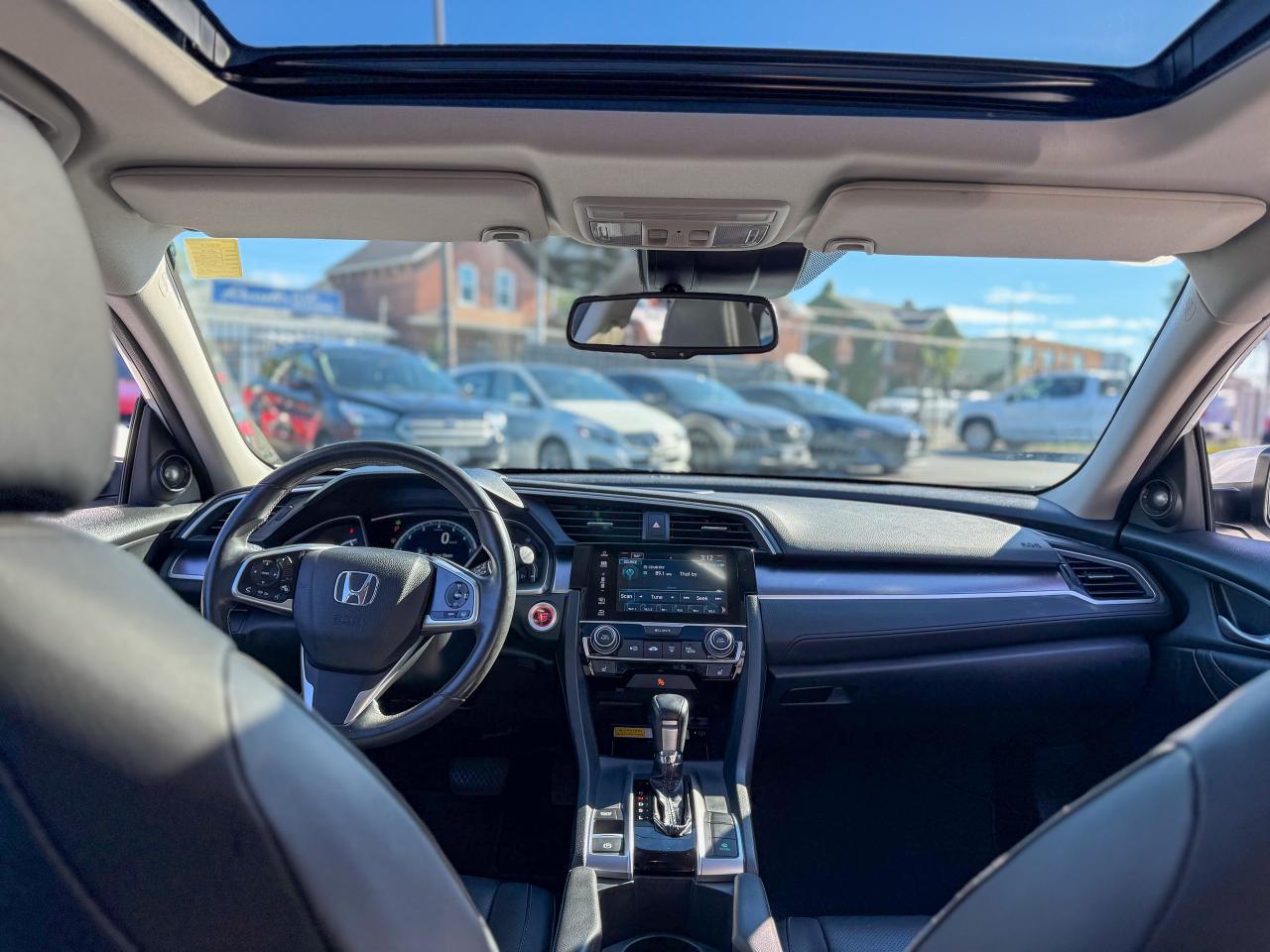 2016 Honda Civic Sedan Touring/LOW KM/NAVI/ACC/LDA/REMOTE/ROOF/CAMERA Photo