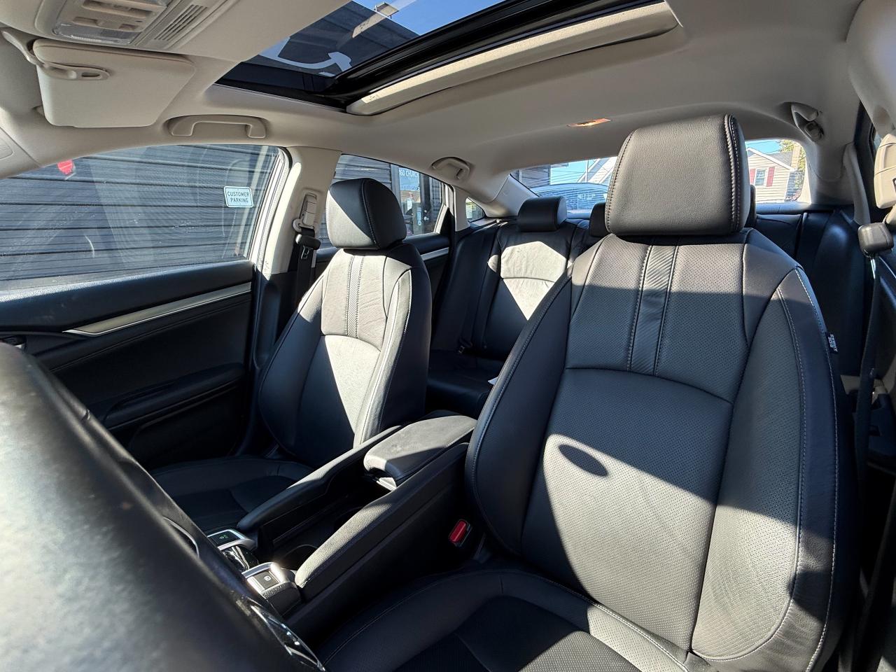 2016 Honda Civic Sedan Touring/LOW KM/NAVI/ACC/LDA/REMOTE/ROOF/CAMERA Photo