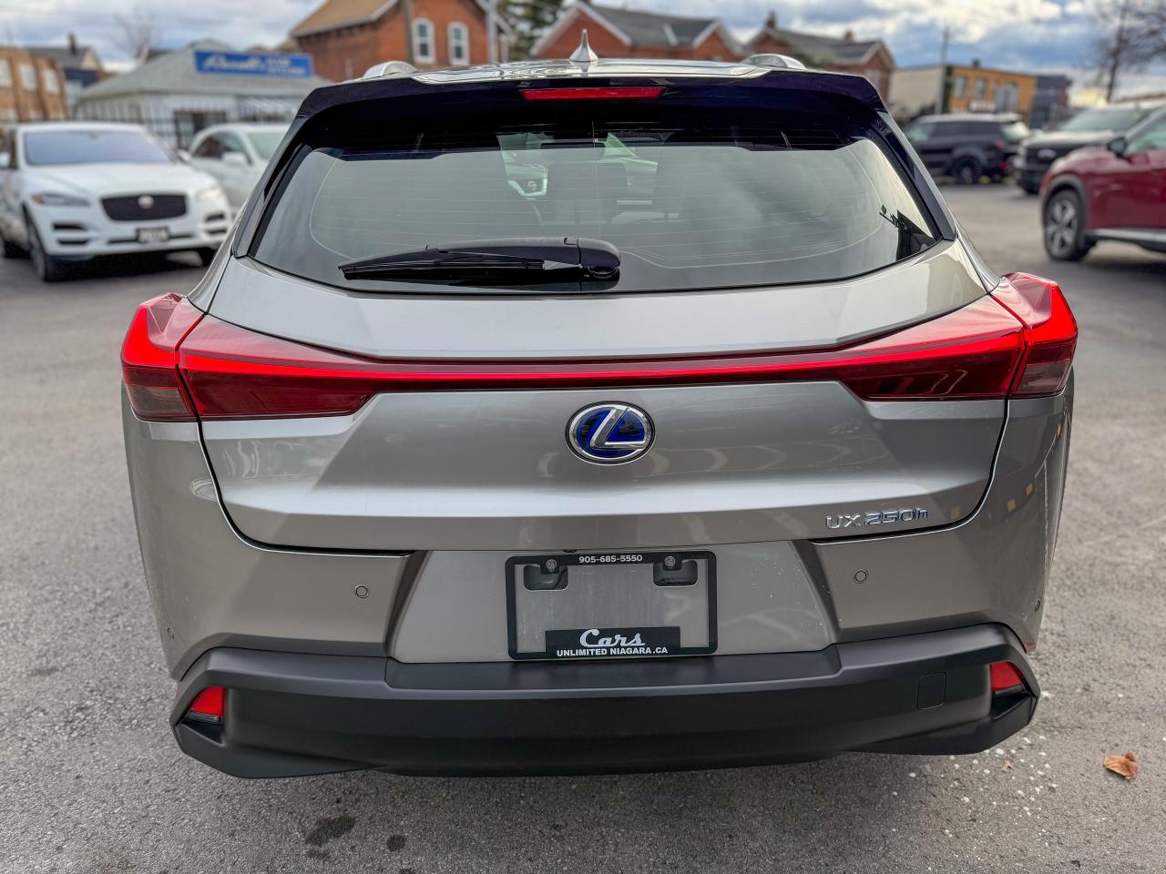 2019 Lexus UX UX 250H/HYBRID-LUXURY/NAVI/HUD/BSM/ACC/LDA/ROOF Photo