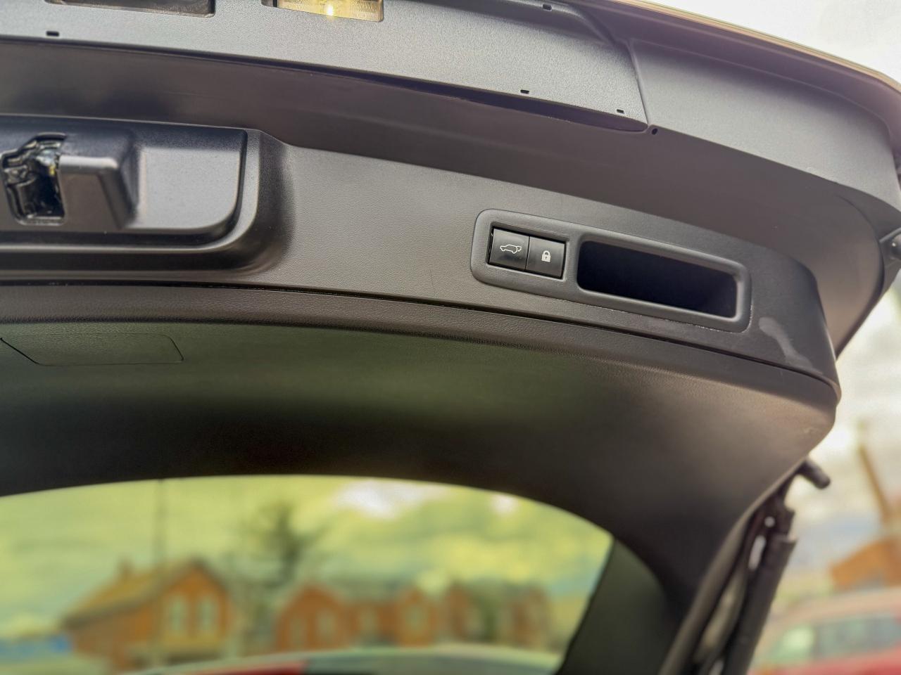 2019 Lexus UX UX 250H/HYBRID-LUXURY/NAVI/HUD/BSM/ACC/LDA/ROOF Photo