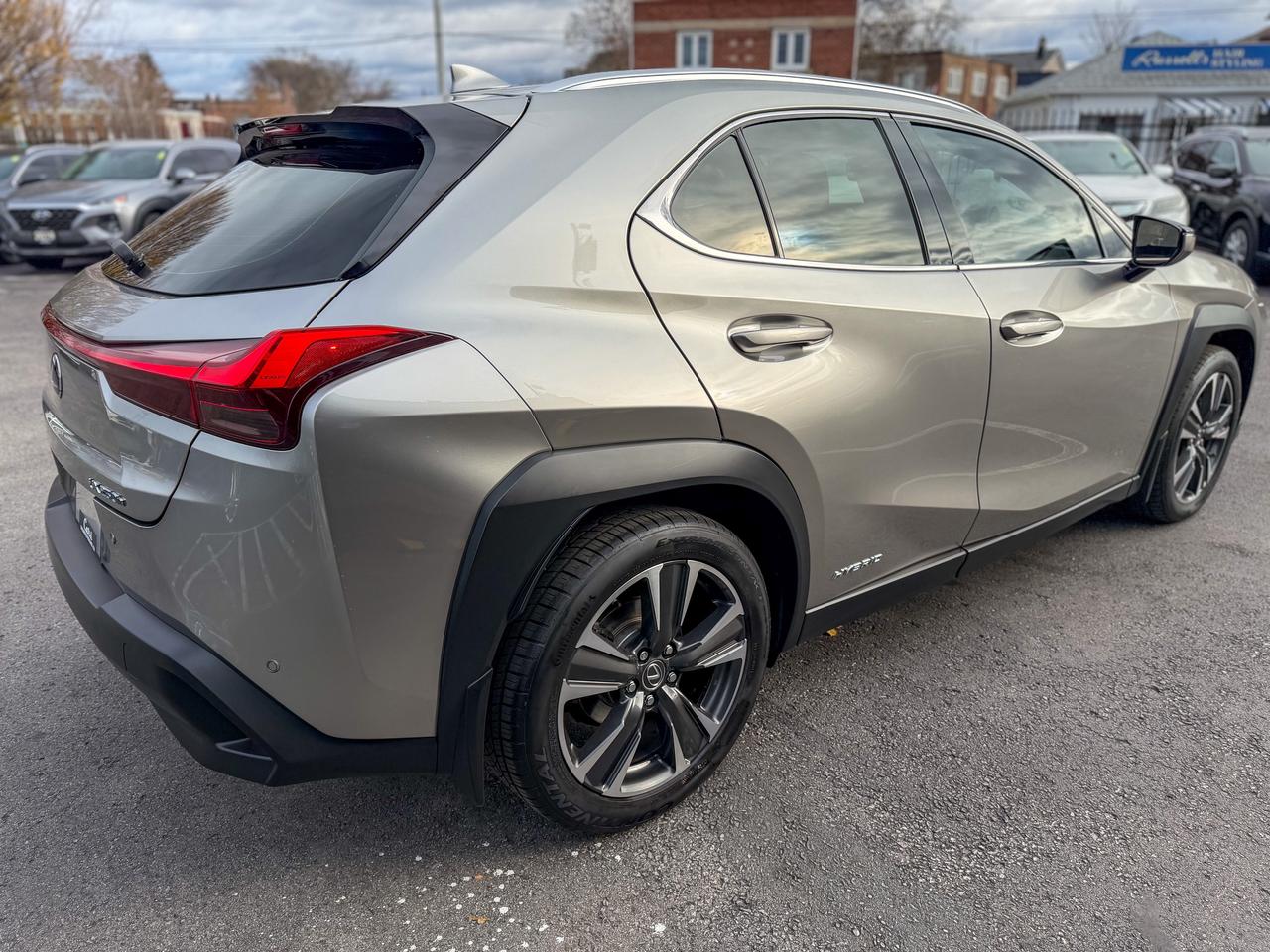 2019 Lexus UX UX 250H/HYBRID-LUXURY/NAVI/HUD/BSM/ACC/LDA/ROOF Photo4