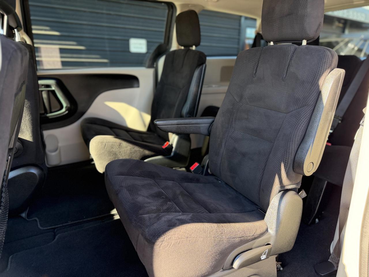 2014 Dodge Grand Caravan SXT/LOW KM/ECON/ONE OWNER/FULL SERVICE RECORDS Photo