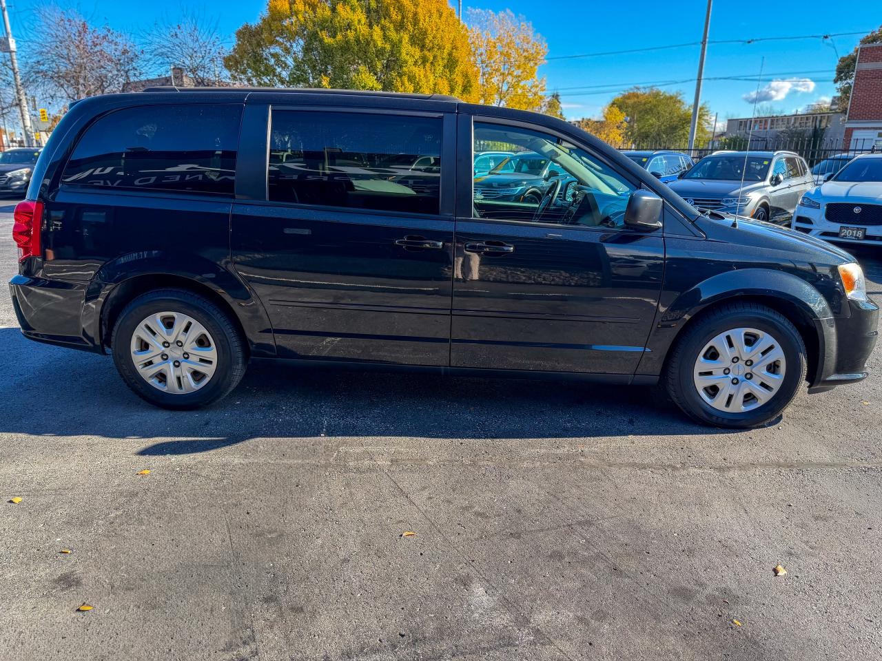 2014 Dodge Grand Caravan SXT/LOW KM/ECON/ONE OWNER/FULL SERVICE RECORDS Photo