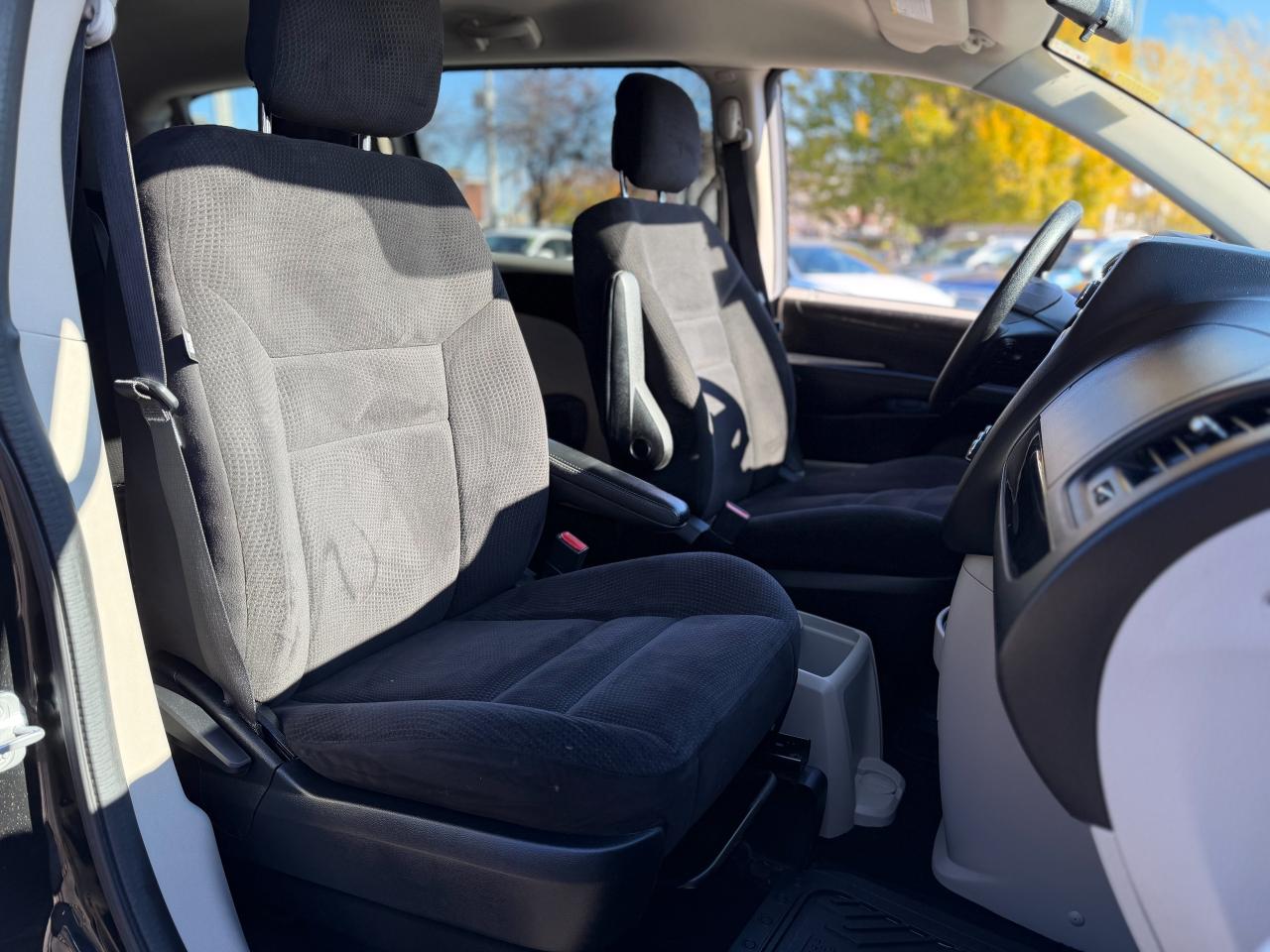 2014 Dodge Grand Caravan SXT/LOW KM/ECON/ONE OWNER/FULL SERVICE RECORDS Photo