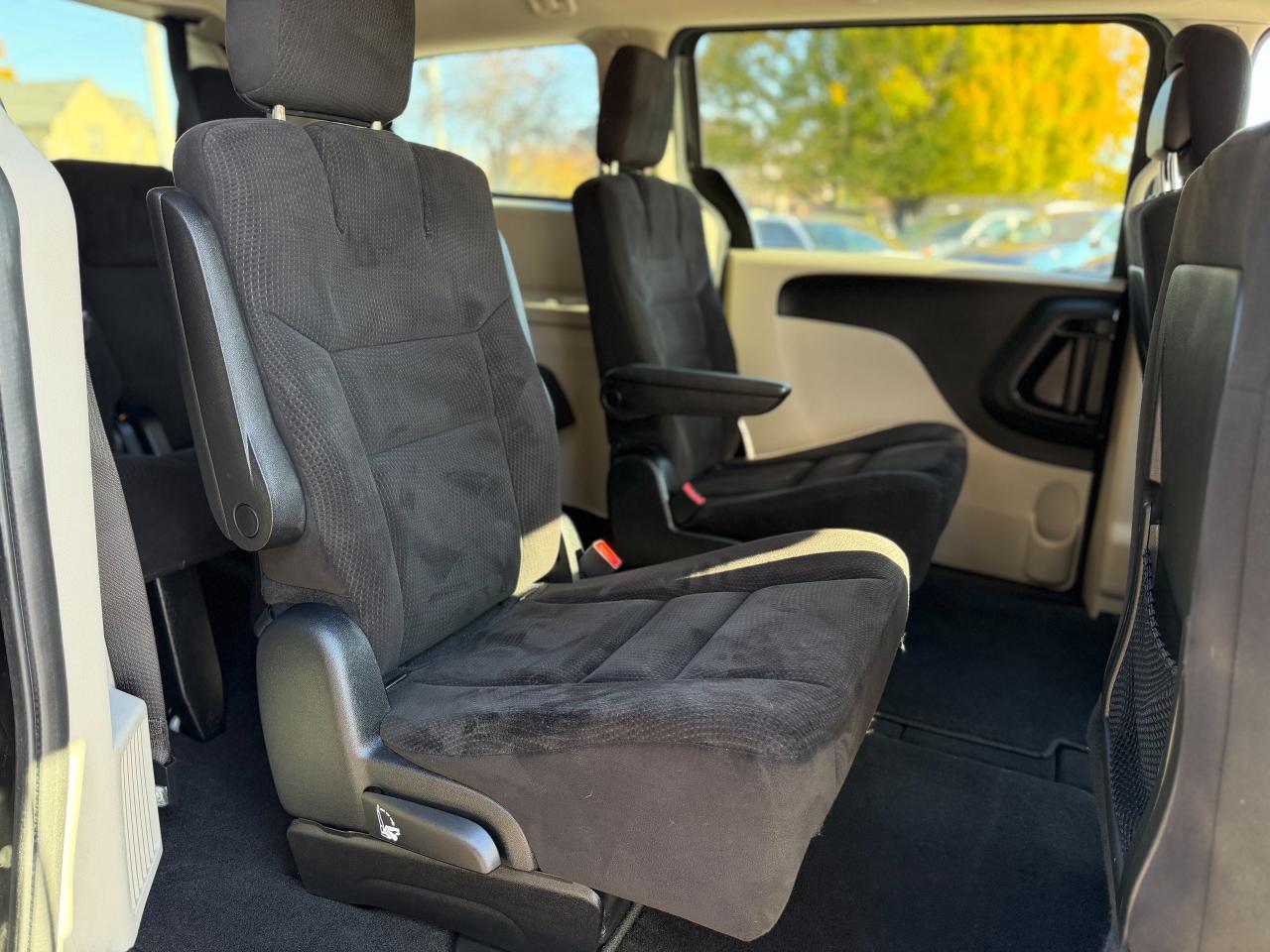 2014 Dodge Grand Caravan SXT/LOW KM/ECON/ONE OWNER/FULL SERVICE RECORDS Photo