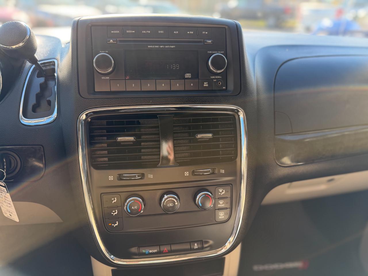 2014 Dodge Grand Caravan SXT/LOW KM/ECON/ONE OWNER/FULL SERVICE RECORDS Photo