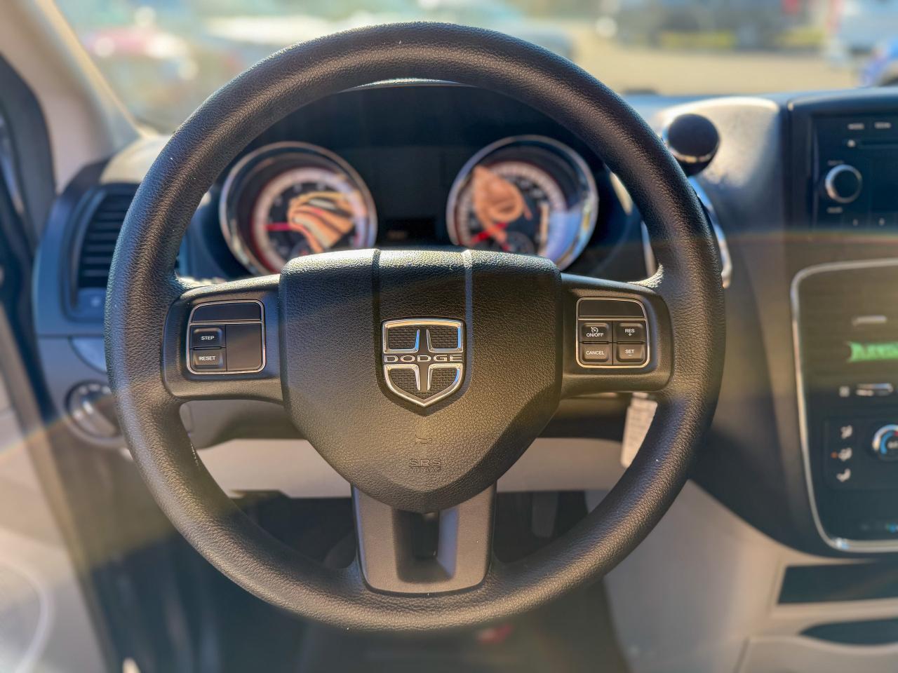 2014 Dodge Grand Caravan SXT/LOW KM/ECON/ONE OWNER/FULL SERVICE RECORDS Photo